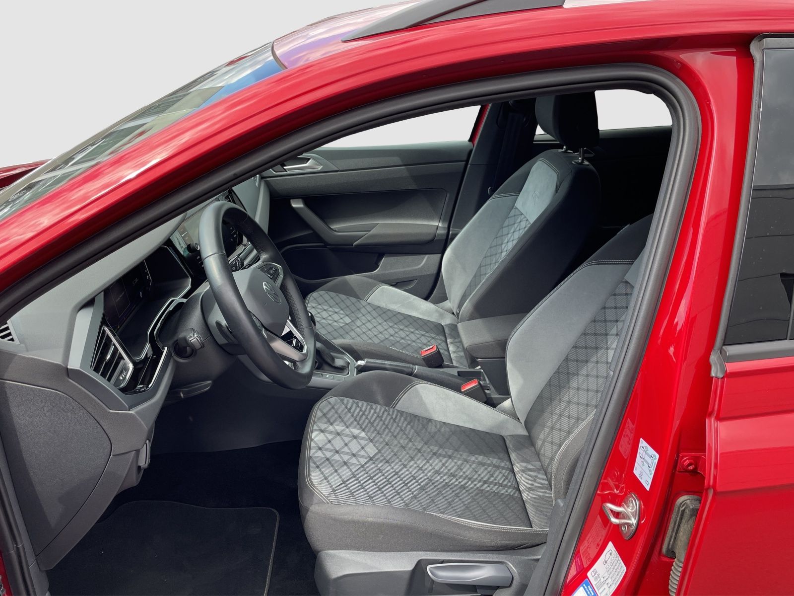 Volkswagen Taigo 1.0 TSI DSG R-Line - Samsaru's Car Outlet