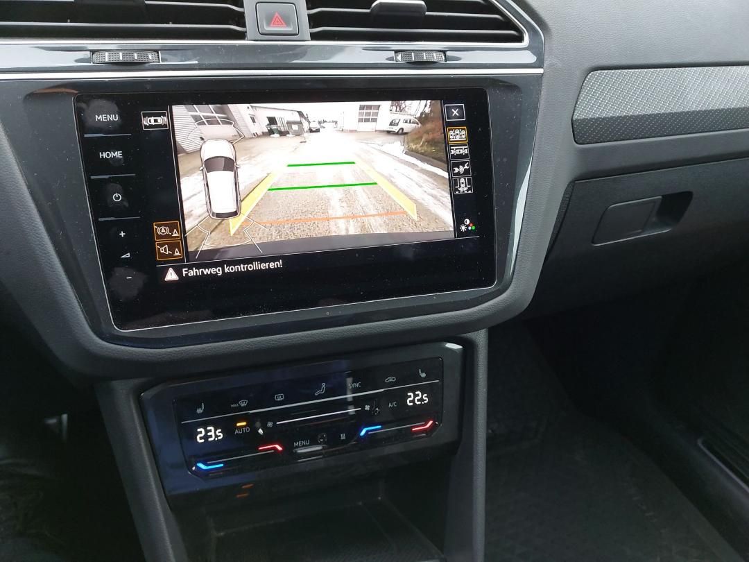 Volkswagen Tiguan R-Line 4x4,DSG,Matrix,AHK,Standh,Navi,R-L