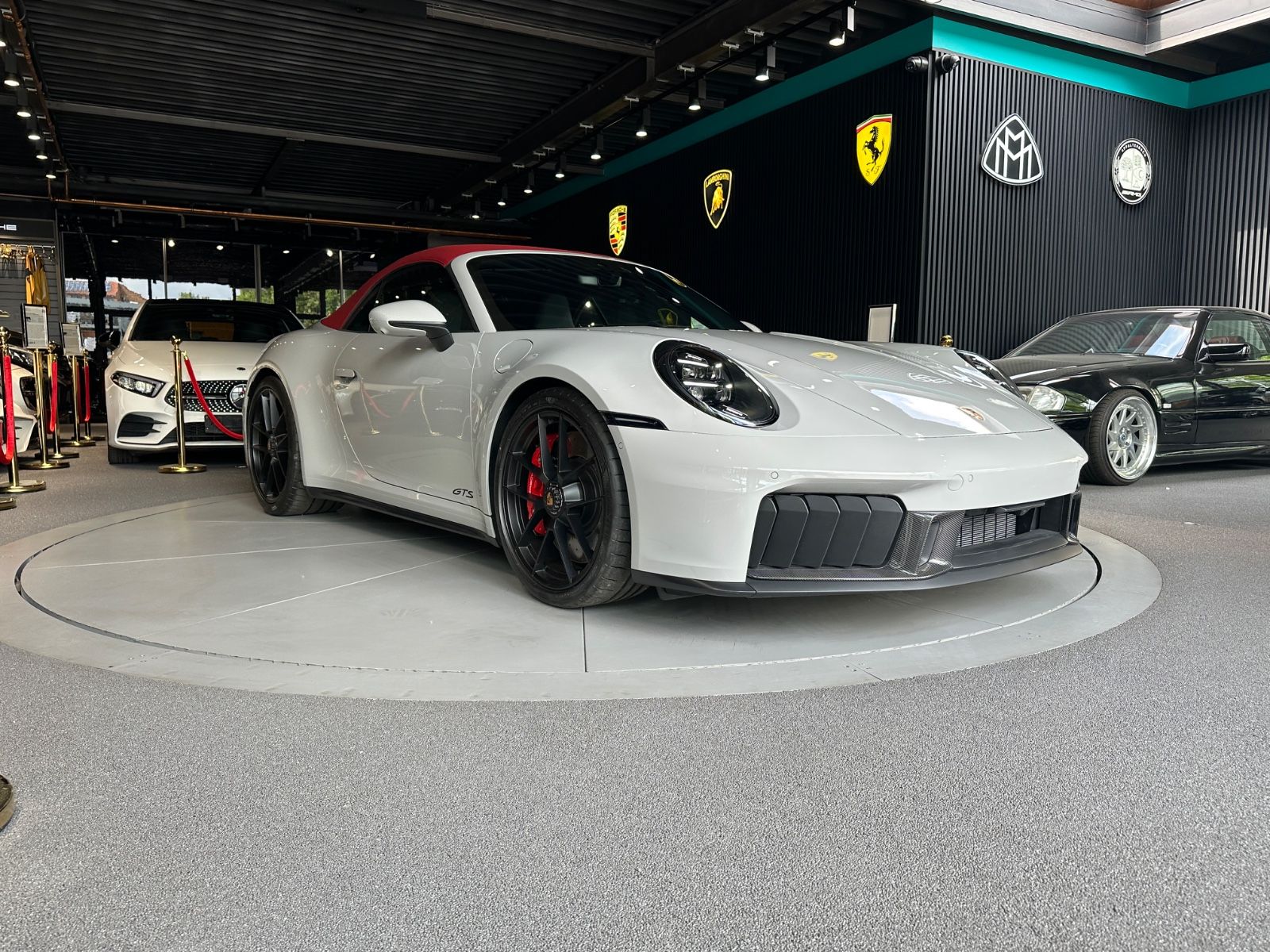 Porsche 992 911 Carrera 4 GTS T-Hyb - Samsaru's Car Outlet