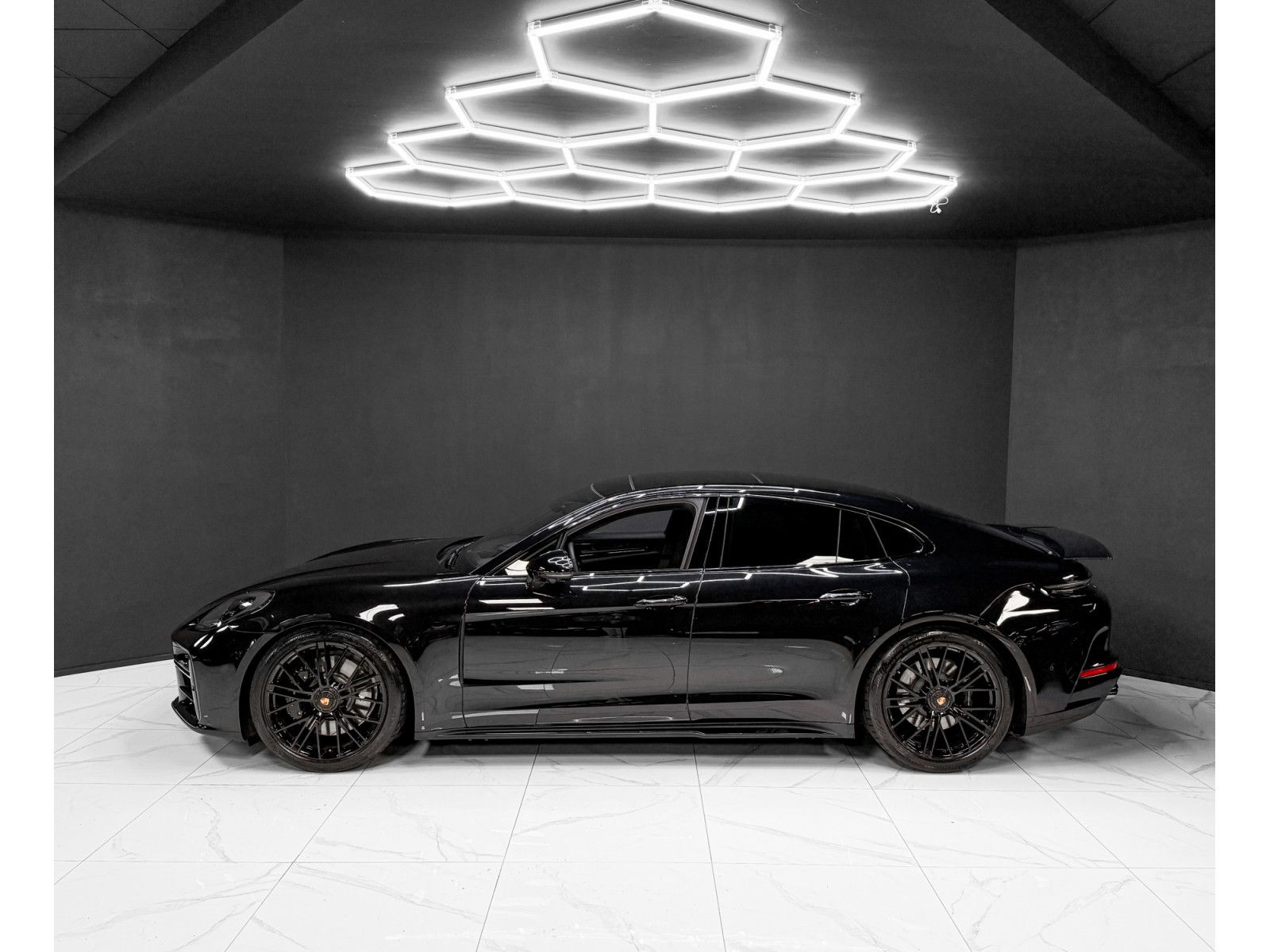Porsche Panamera 4.0 V8 GTS / 5 SEATS / FULL