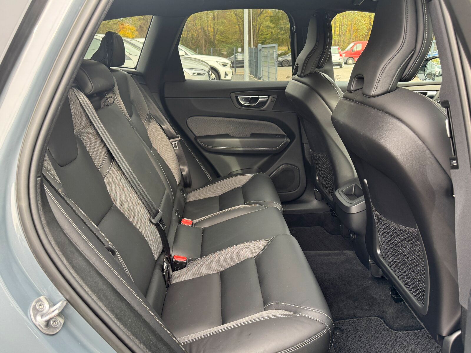 Volvo XC60 B4 AWD Plus Dark Keyless-Start/Autom./Klima