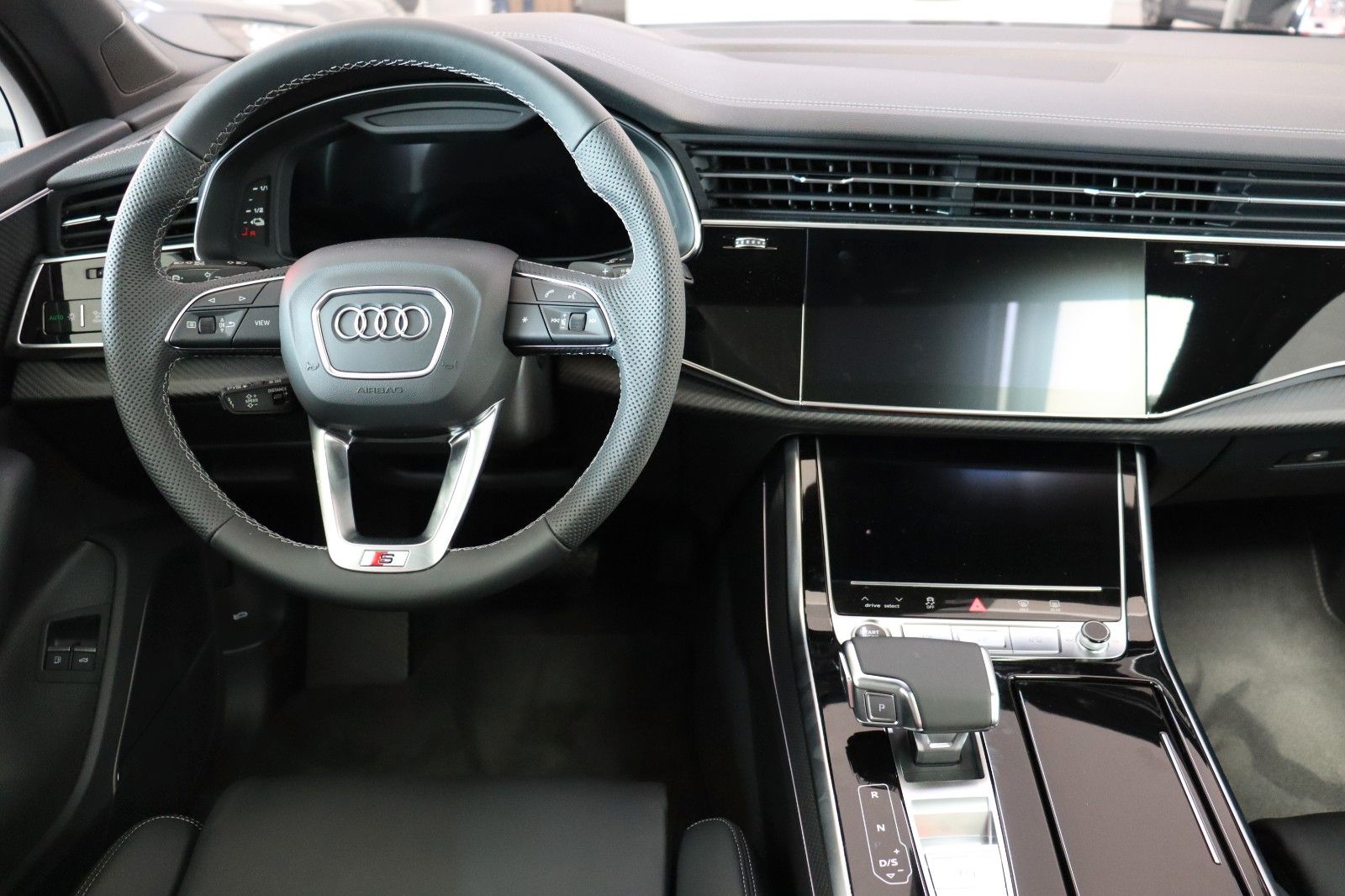 Audi Q7 S line 60 TFSI e quattro PHEV AHK Panoram 5JG