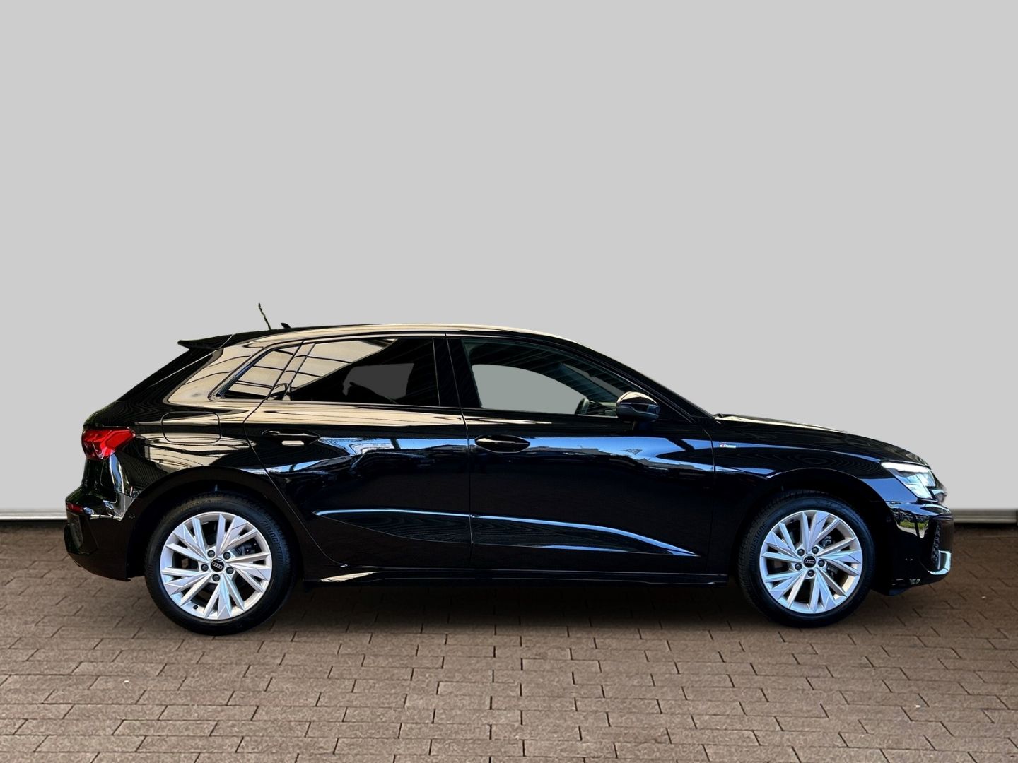 Audi A3 35 TFSI Sportback S line - Samsaru's Car Outlet