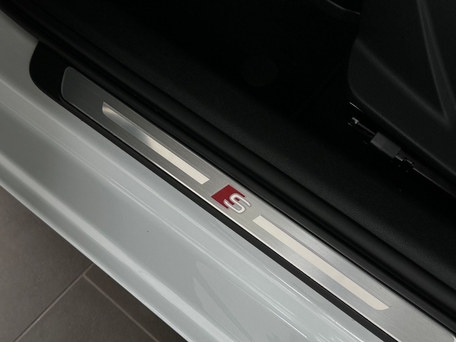 Audi A3 Sportback 35 TFSI S LINE EDT. - Samsaru's Car Outlet
