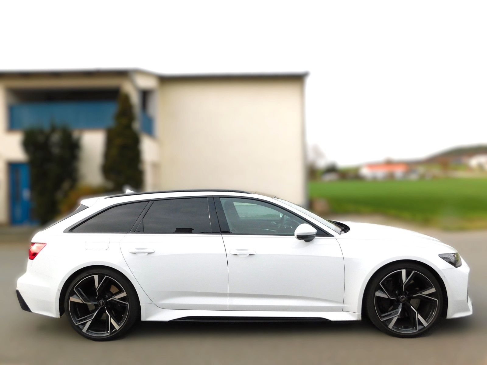 Audi RS6 4.0 DYNAMIK HUD PANO LASER B&O 22 Zoll