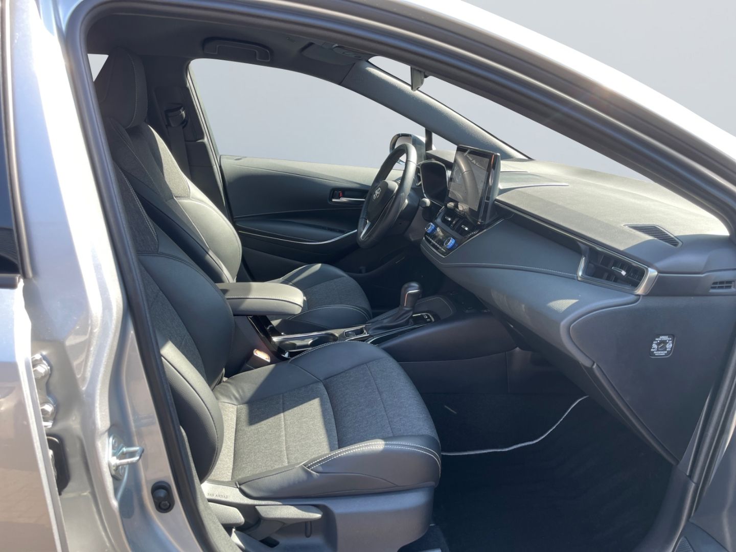 Toyota Corolla 1.8 Hybrid Team D *Technik-Paket*CAM*SHZ