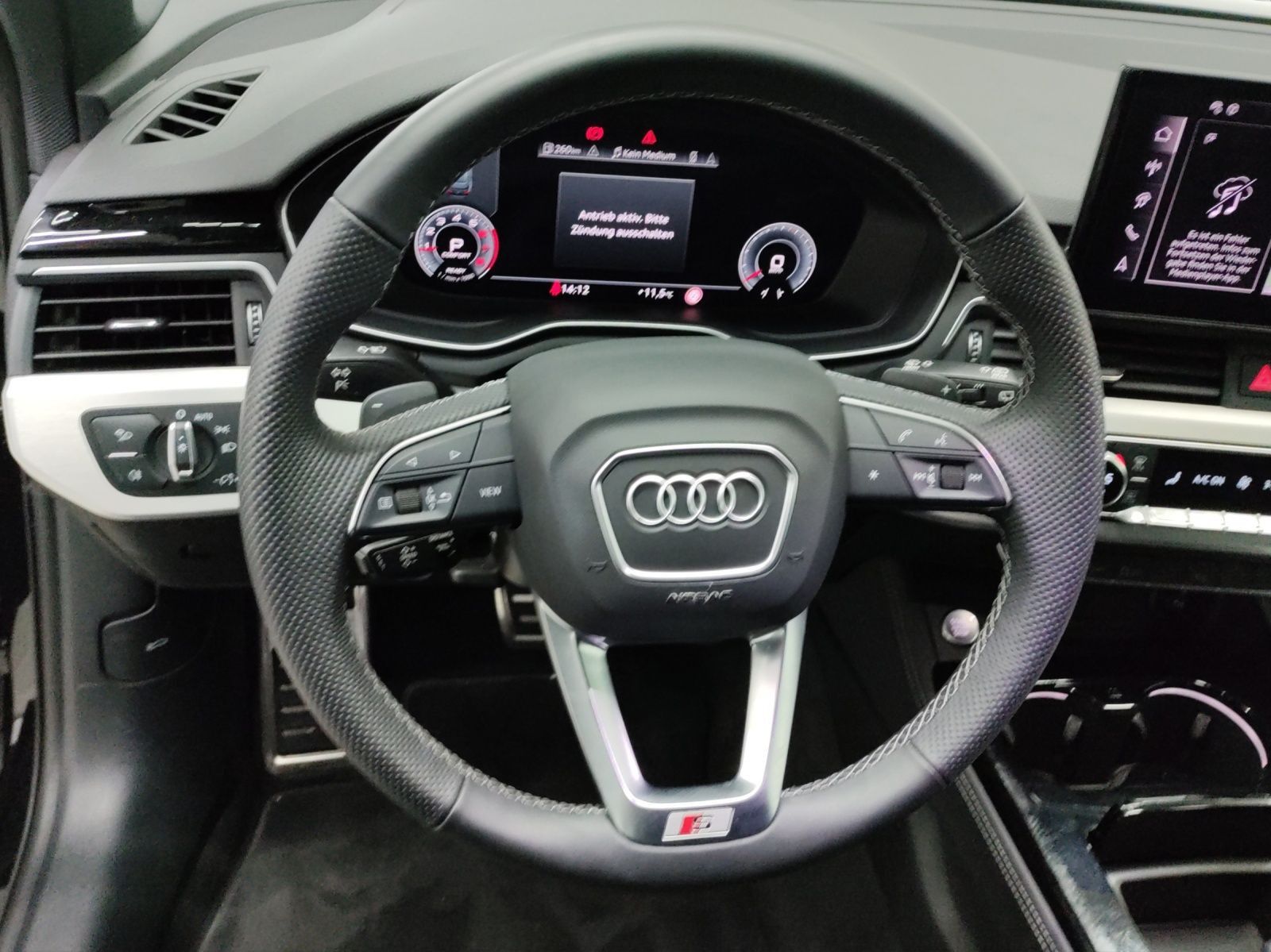 Audi A4 Avant 40 TFSI Q 2x S LINE AHK MATRIX-LED LM19