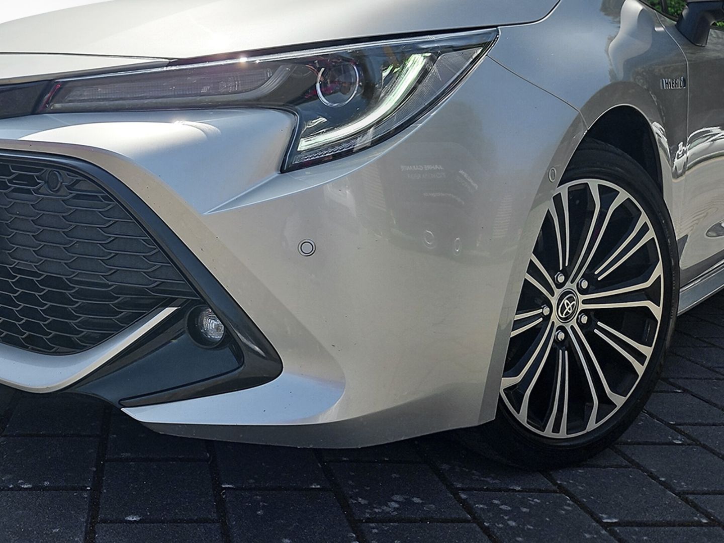 Toyota Corolla Touring Sports 1.8 Hybrid - Samsaru's Car Outlet