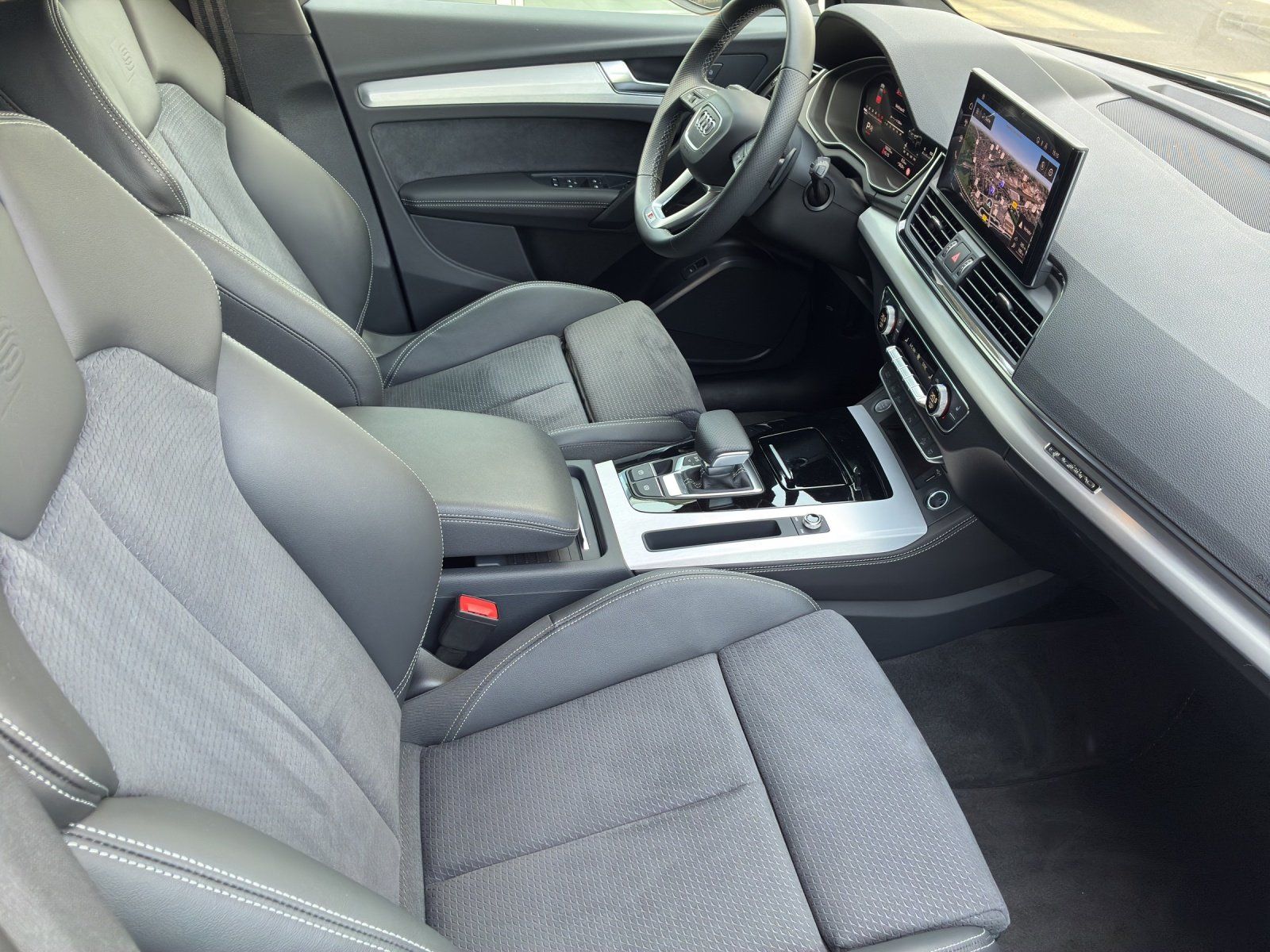 Audi Q5 40 2.0 TDI quattro S-Line AHK, MATRIX, Navi