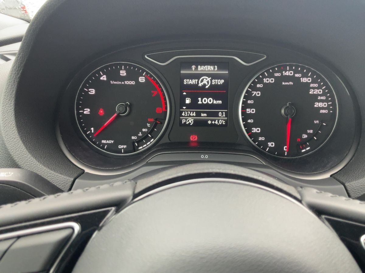 Audi A3 Sportback 35 TFSI S-TR SPORT - Samsaru's Car Outlet