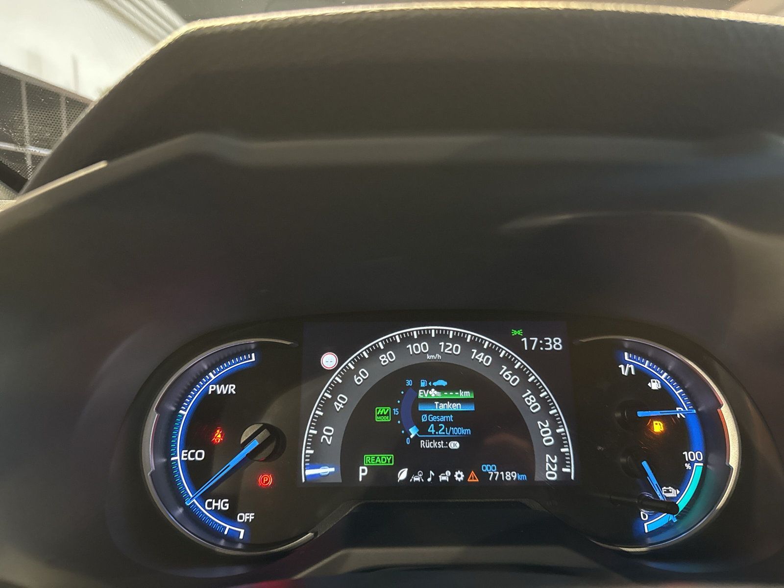 Toyota RAV4 2.5 Hybrid PlugIn Style - Samsaru's Car Outlet