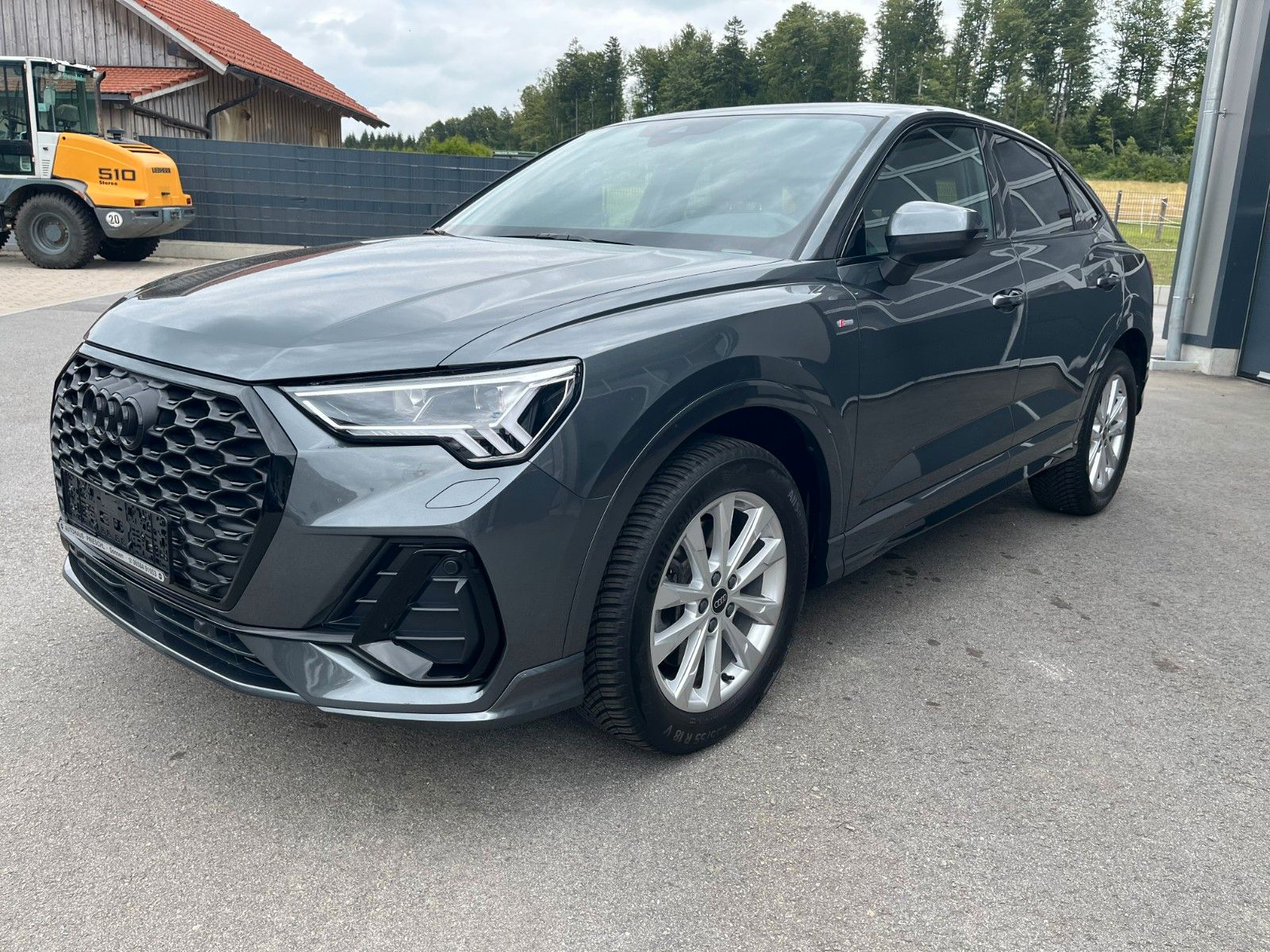 Audi Q3 TFSI quattro S line - Samsaru's Car Outlet