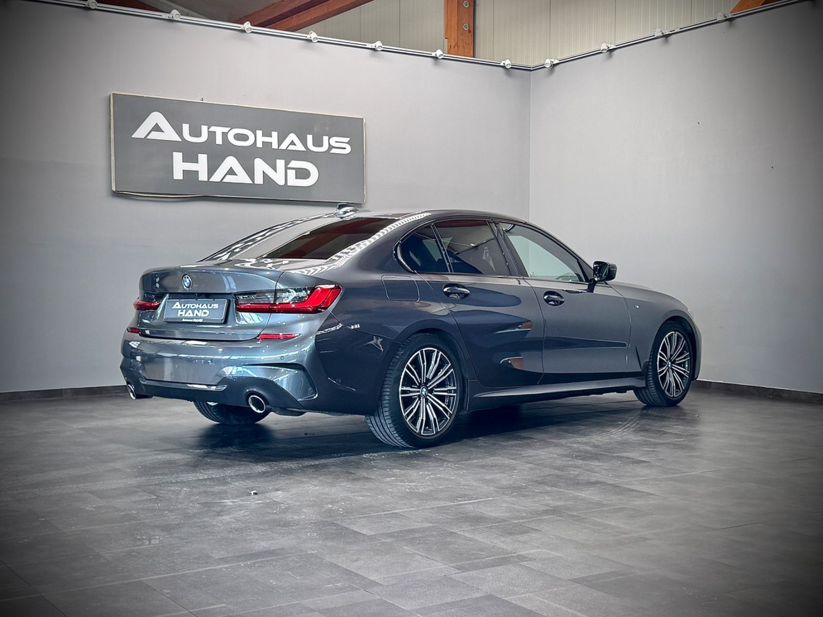 BMW 320d xDrive M Sport - Samsaru's Car Outlet