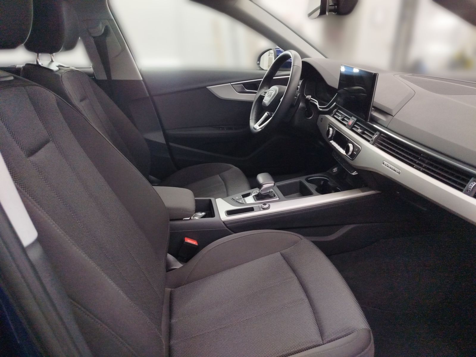 Audi A4 Avant 40 TDI quattro S tronic - Samsaru's Car Outlet