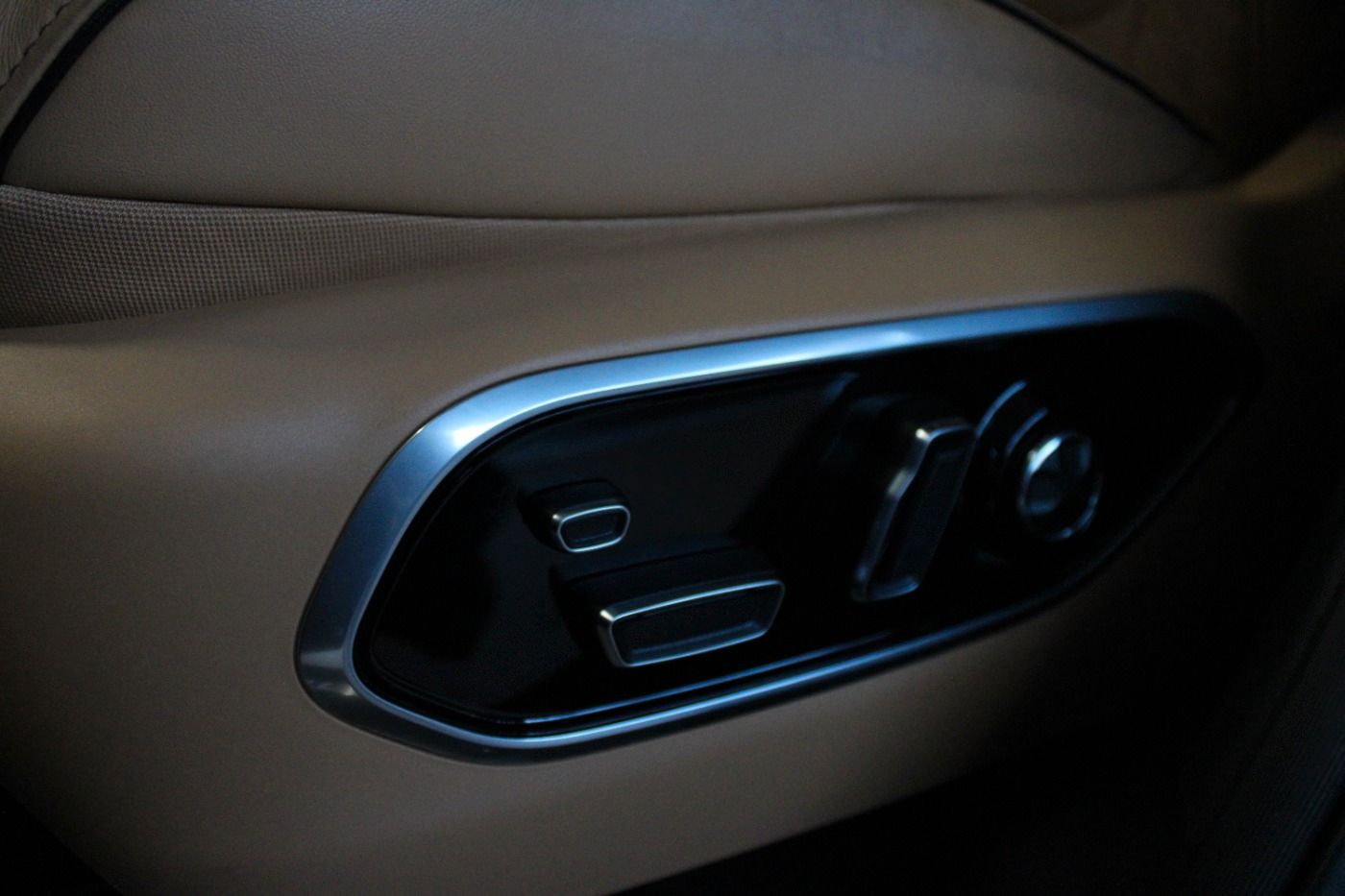 Jeep Grand Cherokee 5.7 L V8 Hemi 360° Kamera