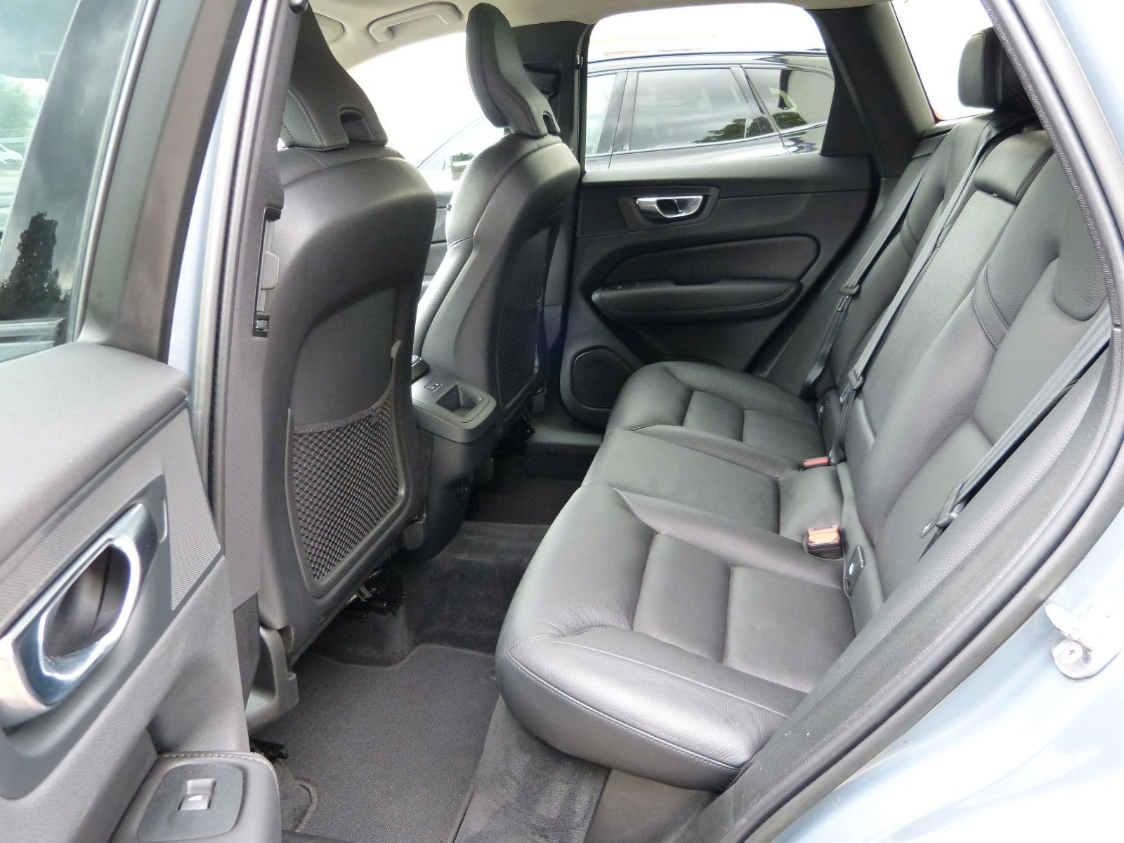 Volvo XC60 B4 Plus Dark AWD StdHz*ACC*AHK