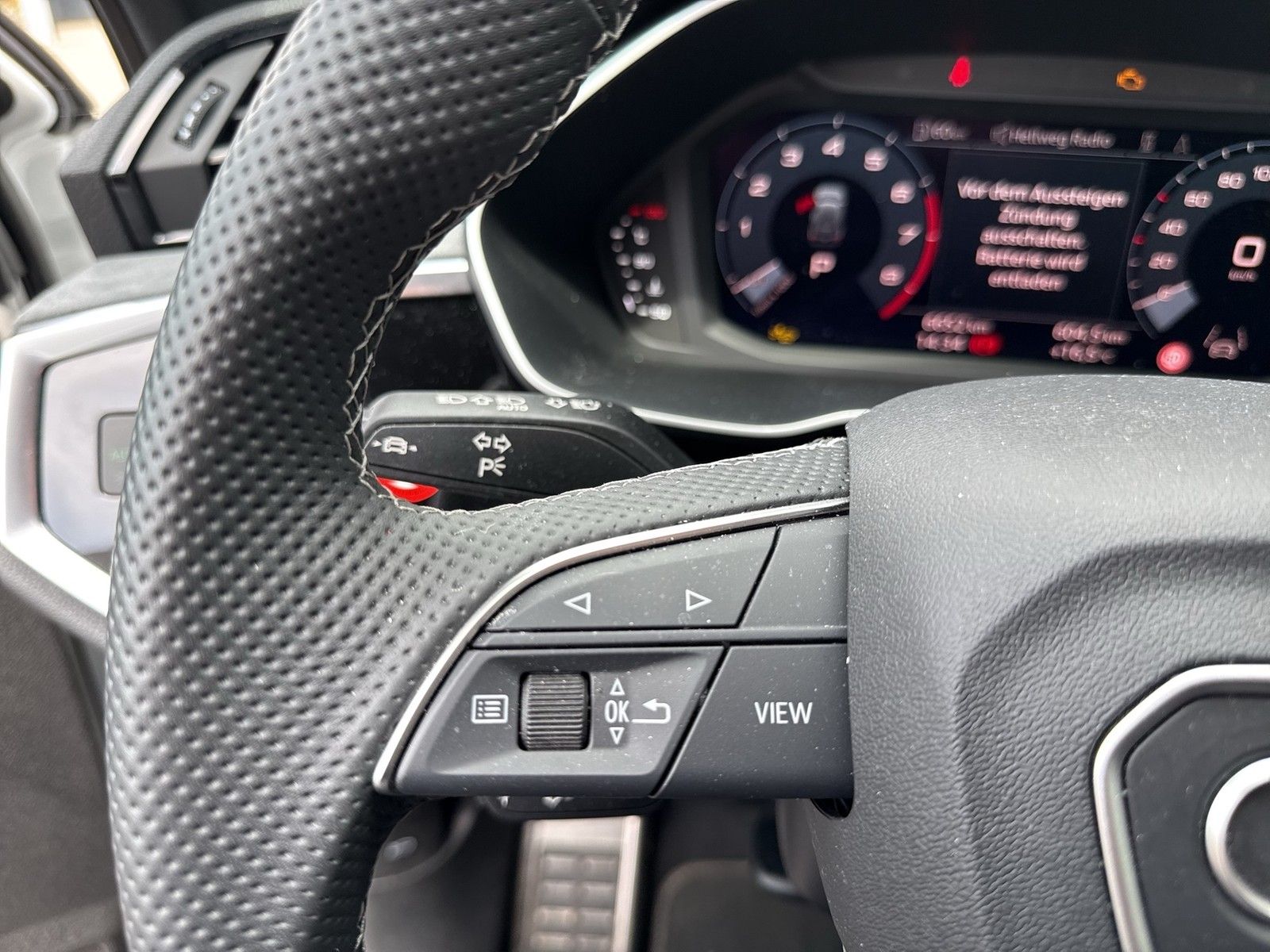 Audi Q3 40 quattro S LINE STANDHZ. AHK 360°CAM LM20