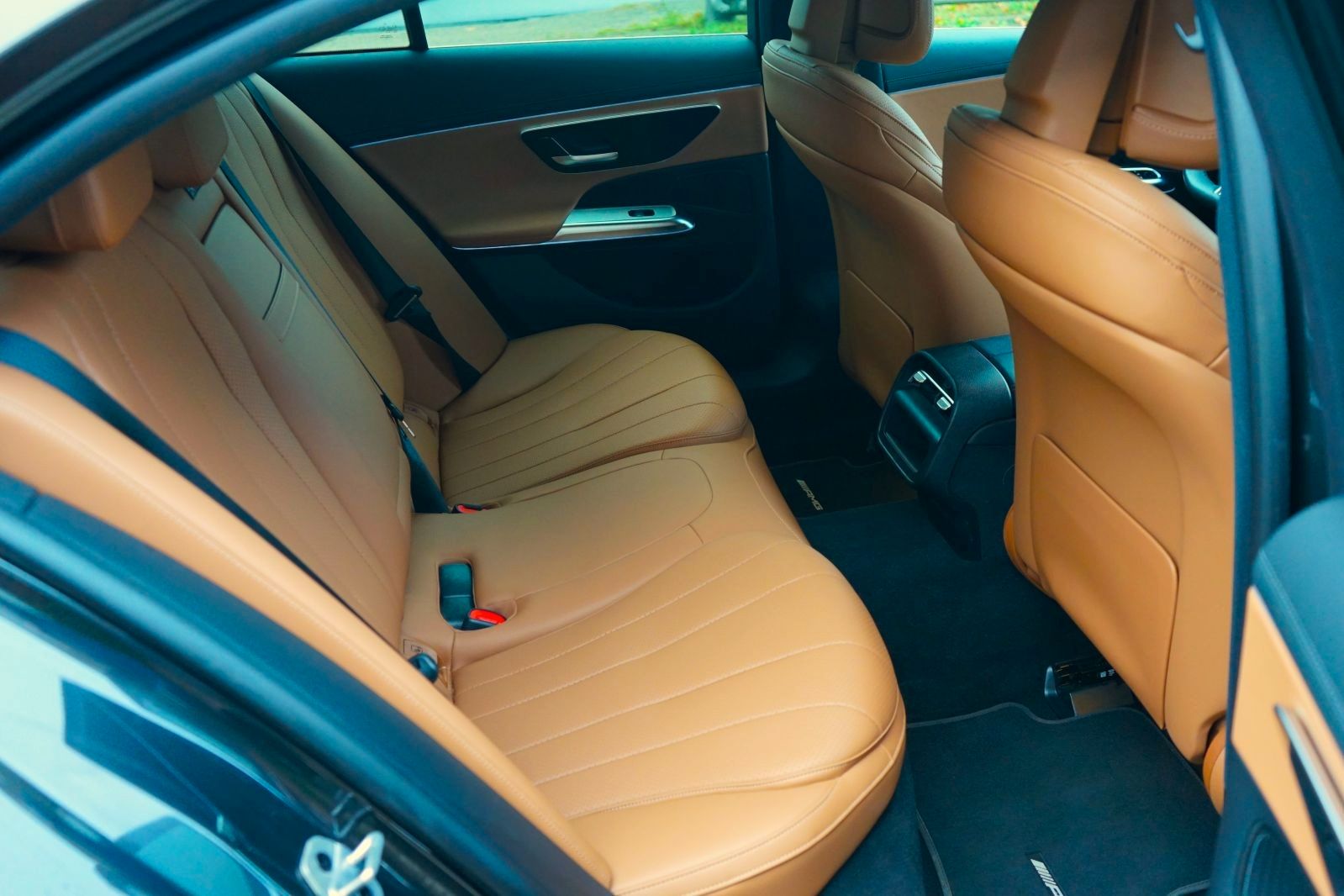 Mercedes-Benz E 220 d AMG Line Advanced - Samsaru's Car Outlet