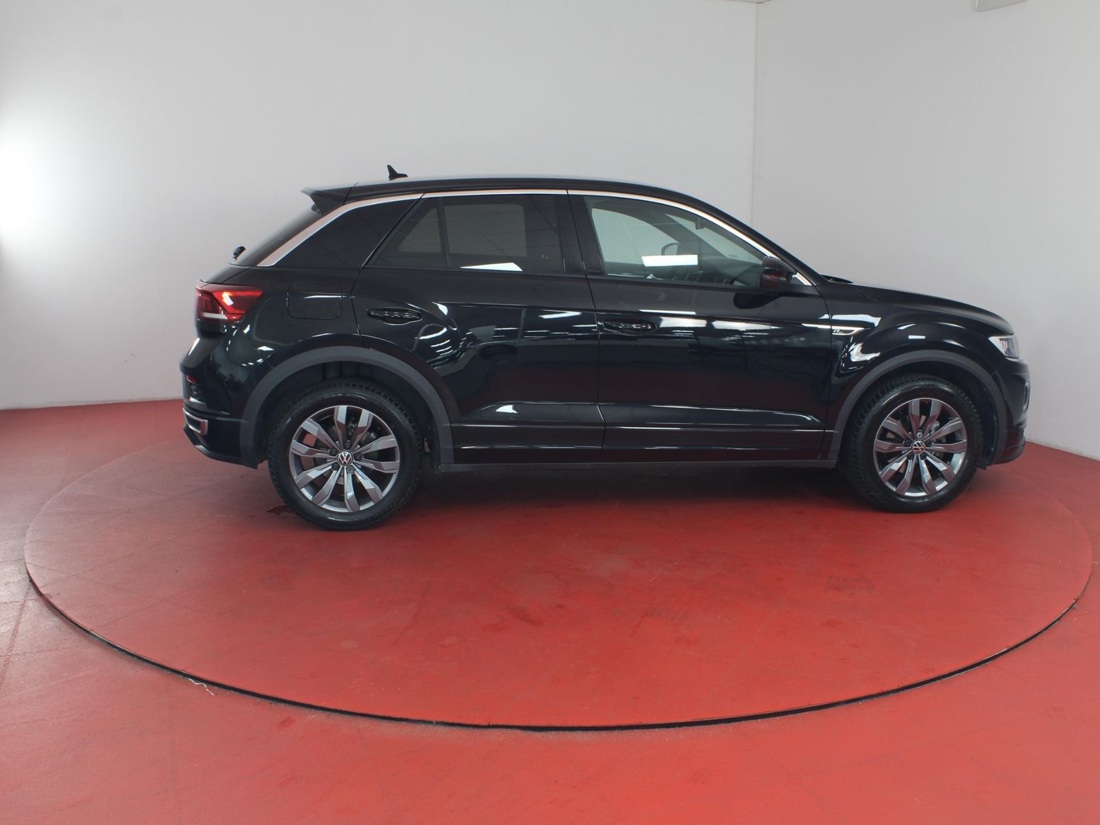 Volkswagen T-Roc R-Line - Samsaru's Car Outlet