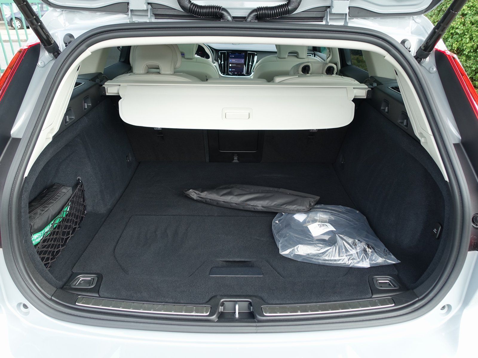 Volvo V60 T8 AWD Twin Engine Ultra Dark/Massage/360°