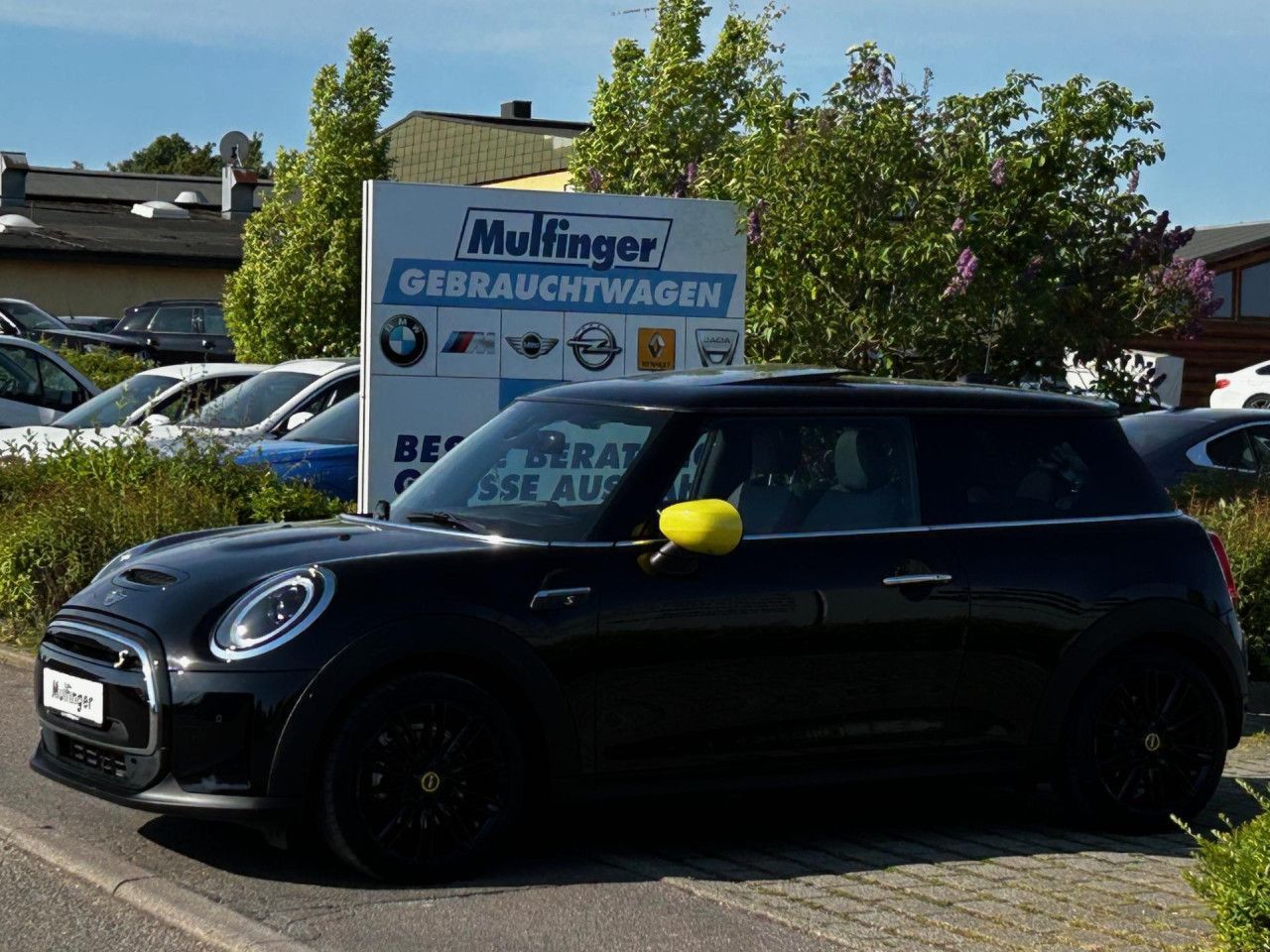 MINI Cooper SE Classic - Samsaru's Car Outlet