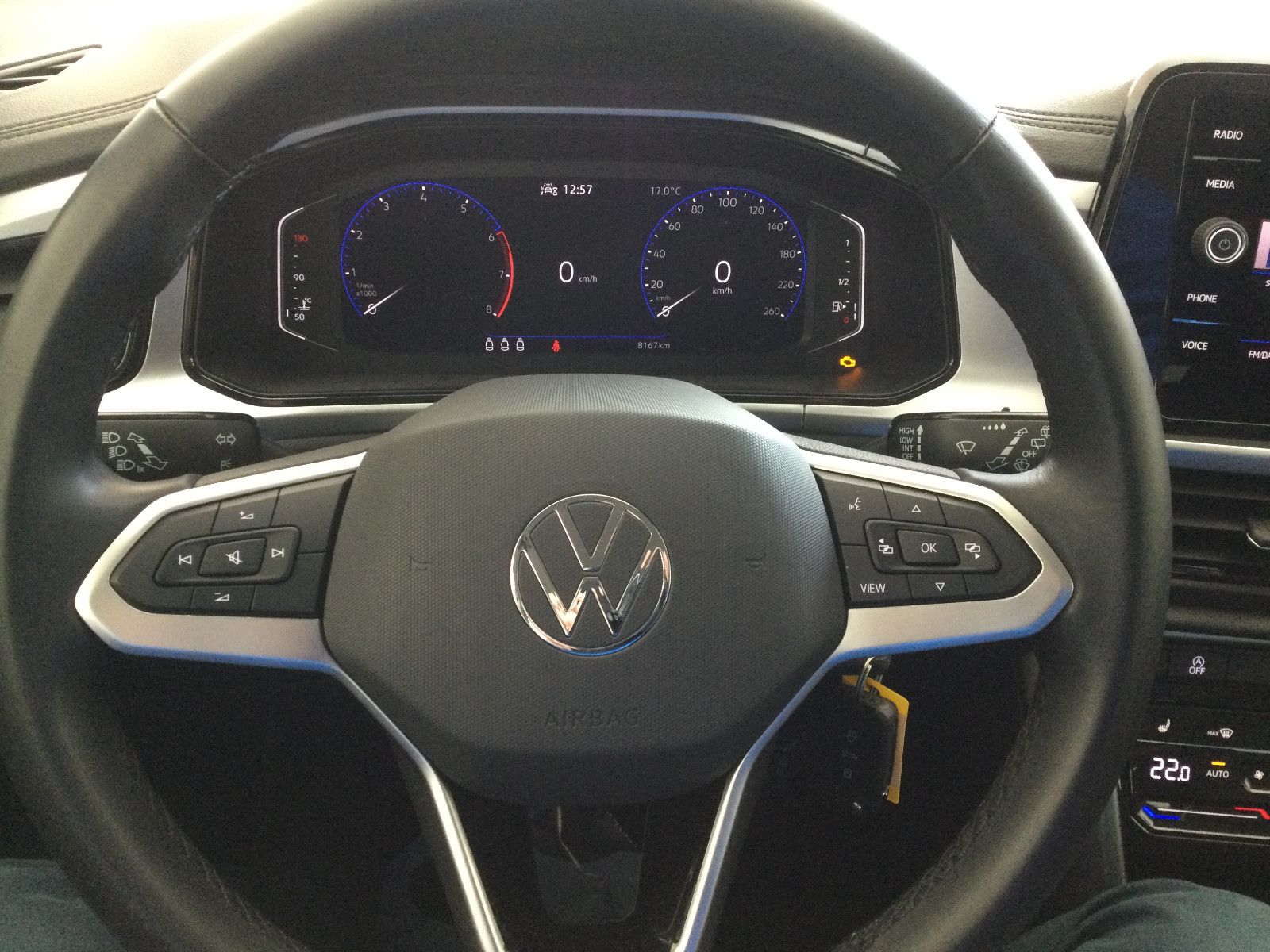 Volkswagen T-Roc Life - Samsaru's Car Outlet