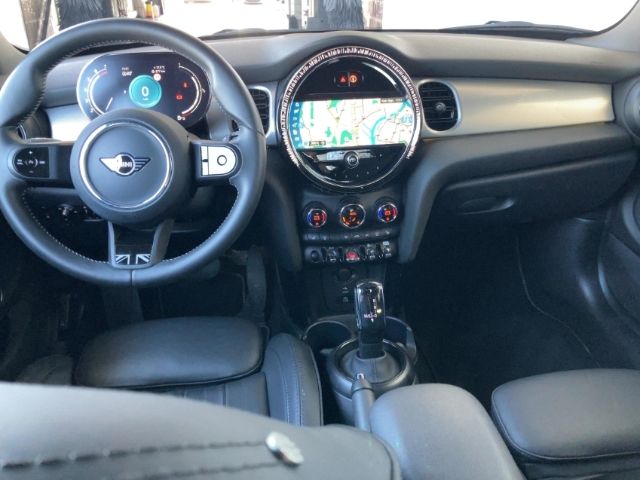 MINI Cooper - Samsaru's Car Outlet