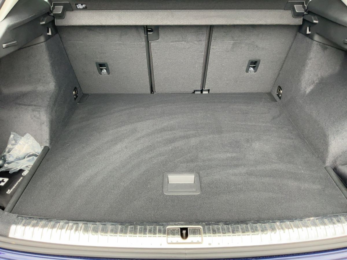 Audi Q3 40 TFSI QU S-TR ADVANCED - Samsaru's Car Outlet