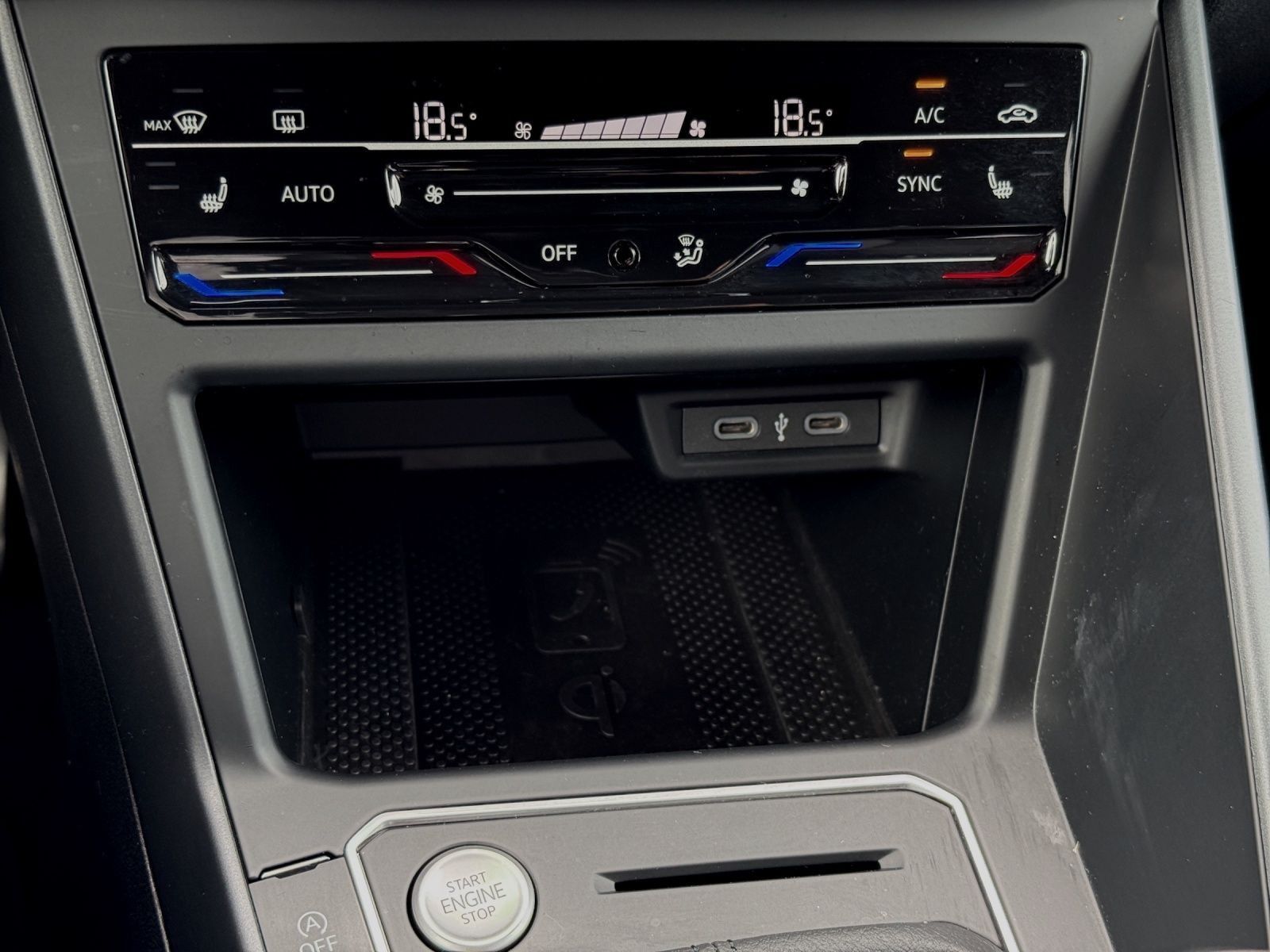 Volkswagen Taigo 1.0 TSI DSG R-LINE BLACK - Samsaru's Car Outlet