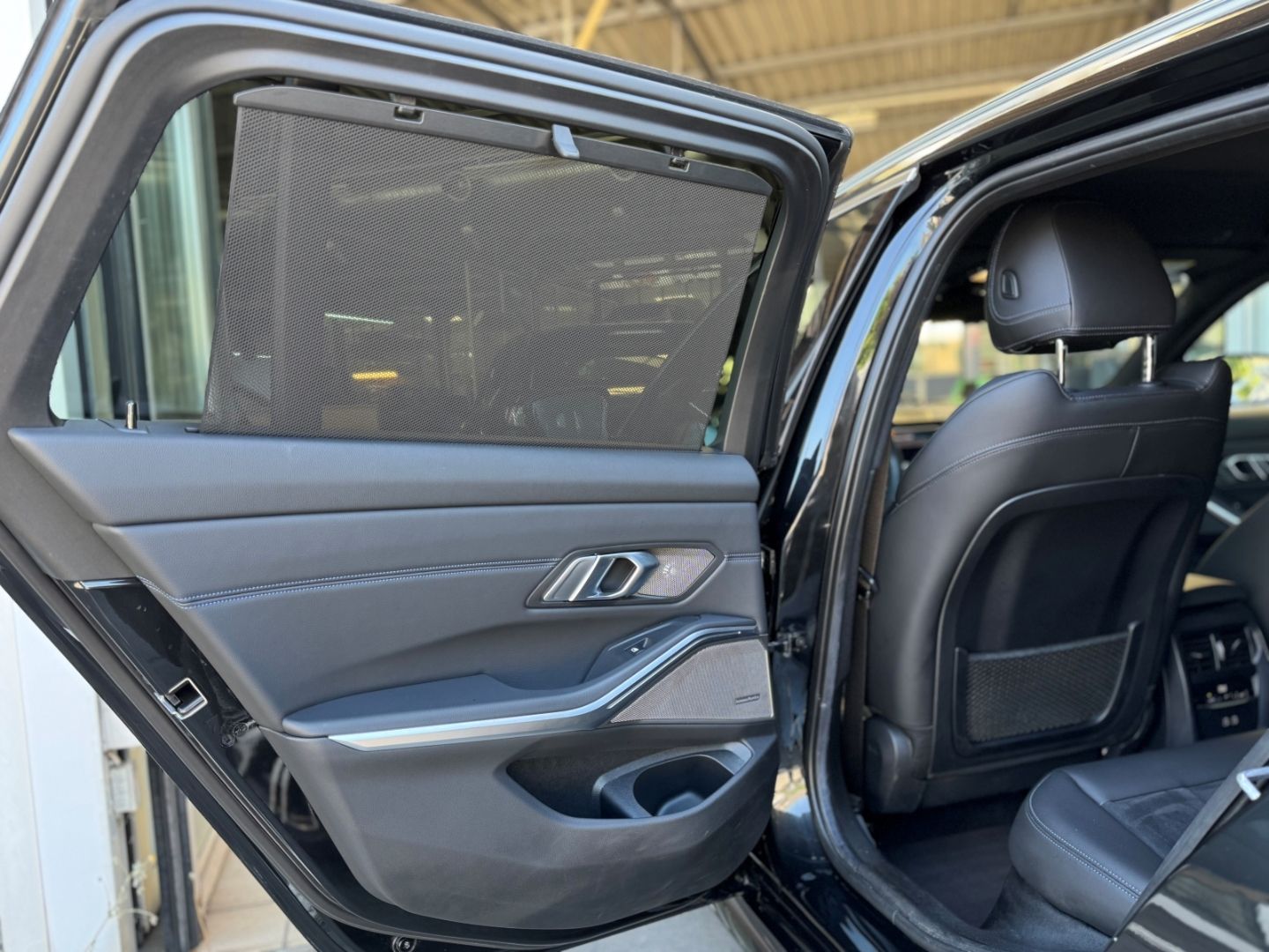 BMW 330 e Touring M SPORT - Samsaru's Car Outlet