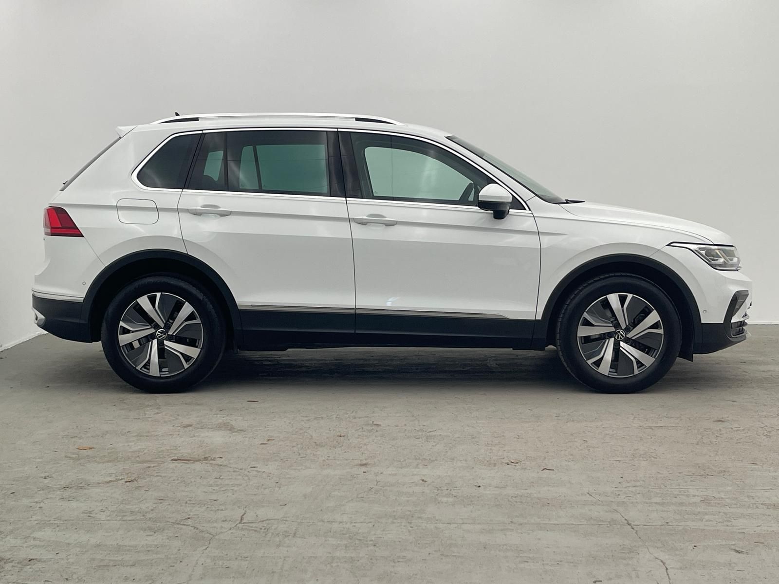 Volkswagen Tiguan Elegance eHybrid *HuD*MATRIX*AHK*ACC*KEY*
