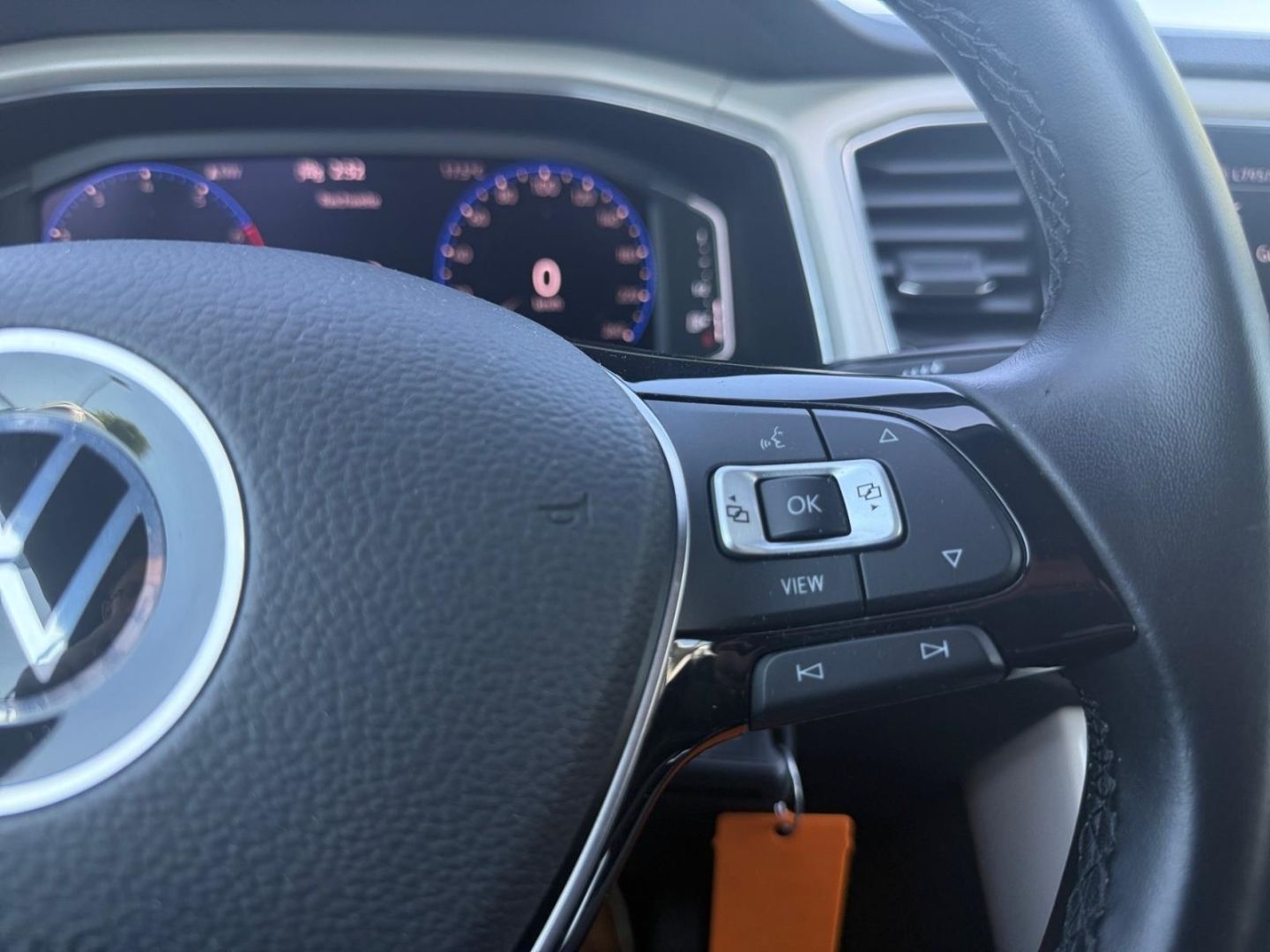 Volkswagen T-Roc Style 1.5 TSI - Samsaru's Car Outlet