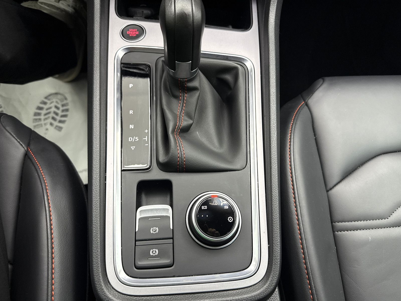 Seat Ateca 2.0 TDI FR Line Sport ACC Leder Mem AHK RC