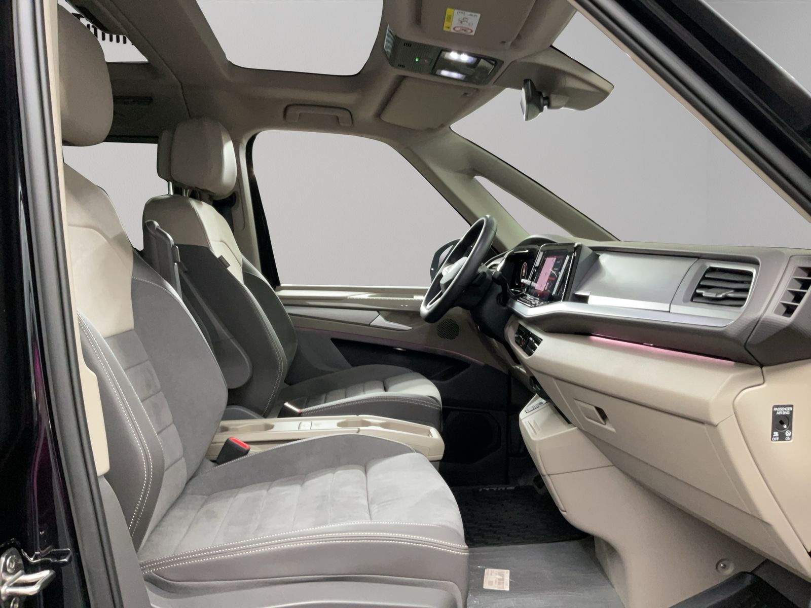 Volkswagen T7 Multivan Style - Samsaru's Car Outlet