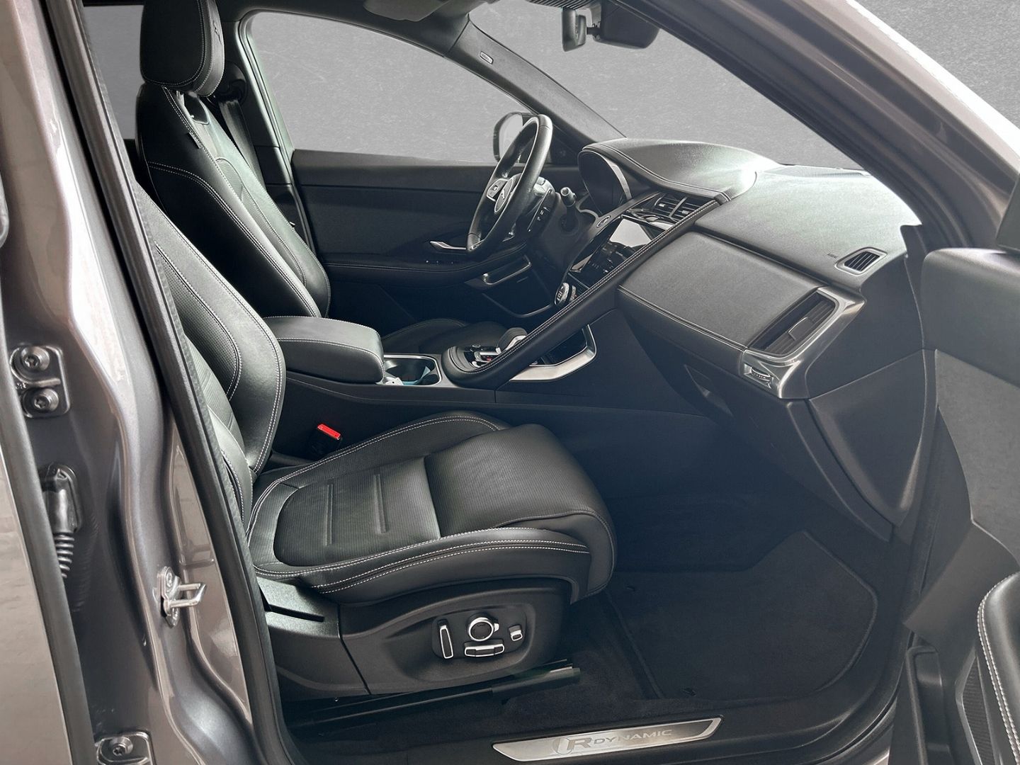 Jaguar E-Pace R-Dynamic HSE AWD D200 Mild-Hybrid EU6d W