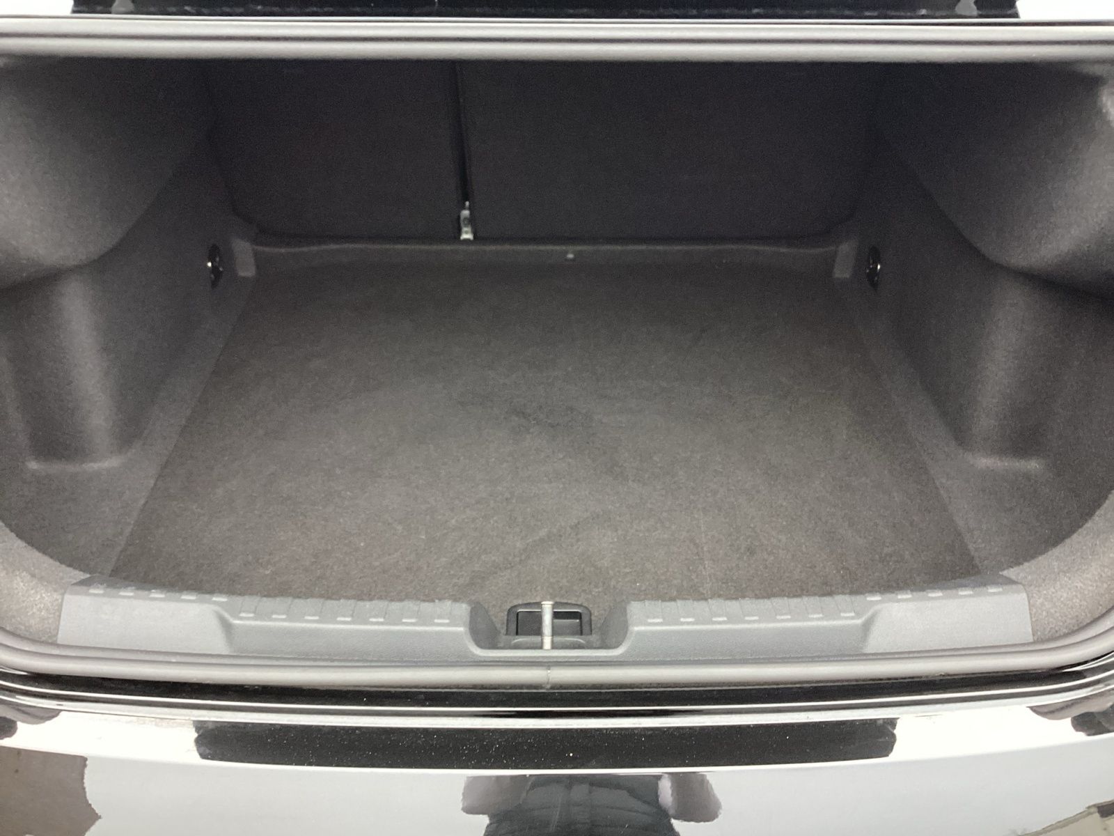 Audi A3 advanced 30 TFSI S tronic - Samsaru's Car Outlet
