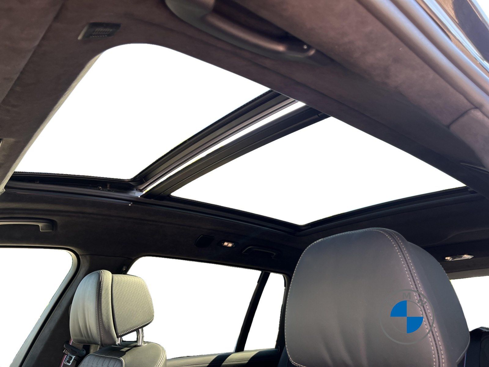 BMW X7 M60i xDrive Autobahnas Pano Sky AHK Sthzg H/K