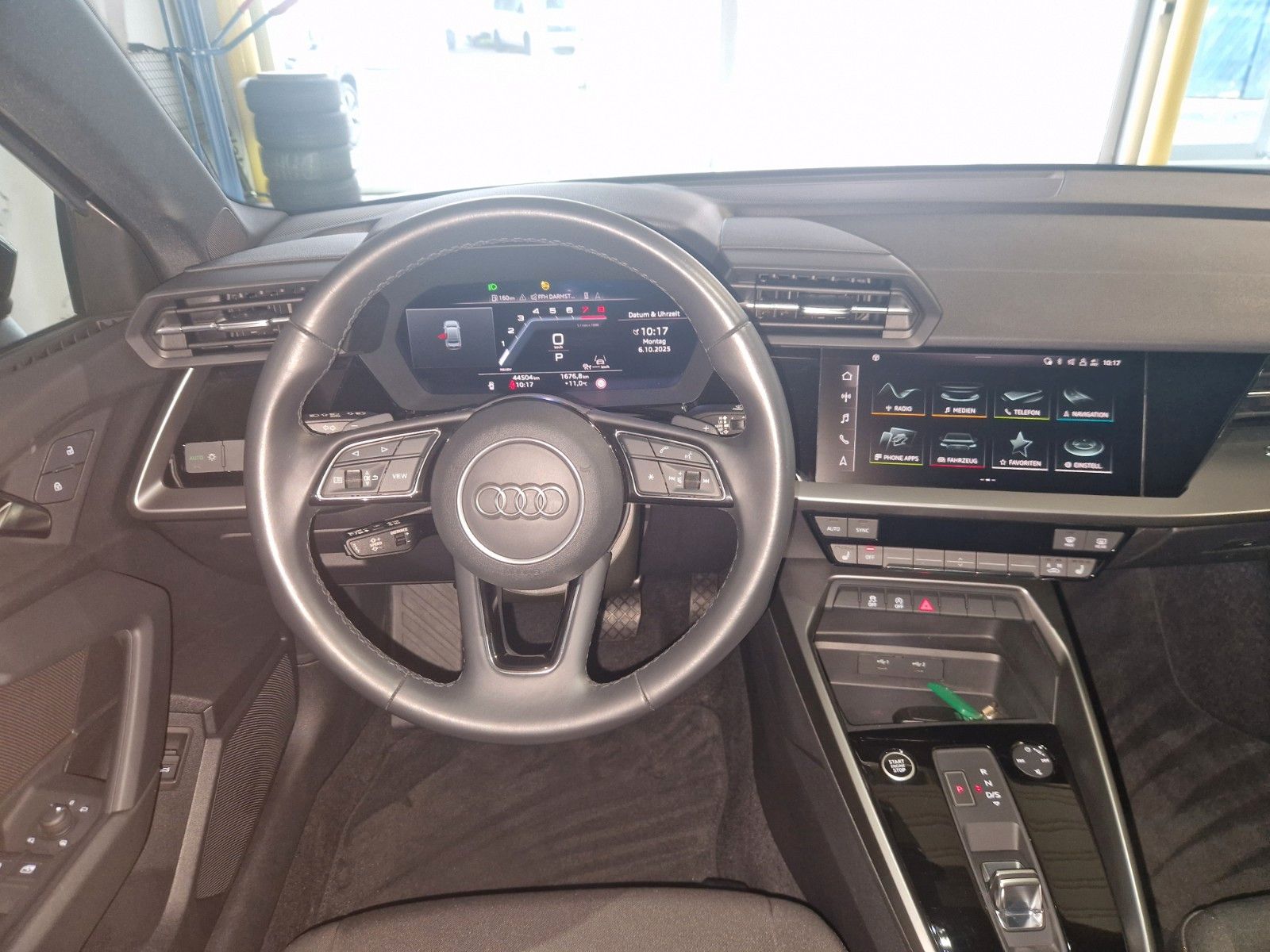 Audi A3 30 TFSI S tronic advanced LED Navi PDC Sitzh.