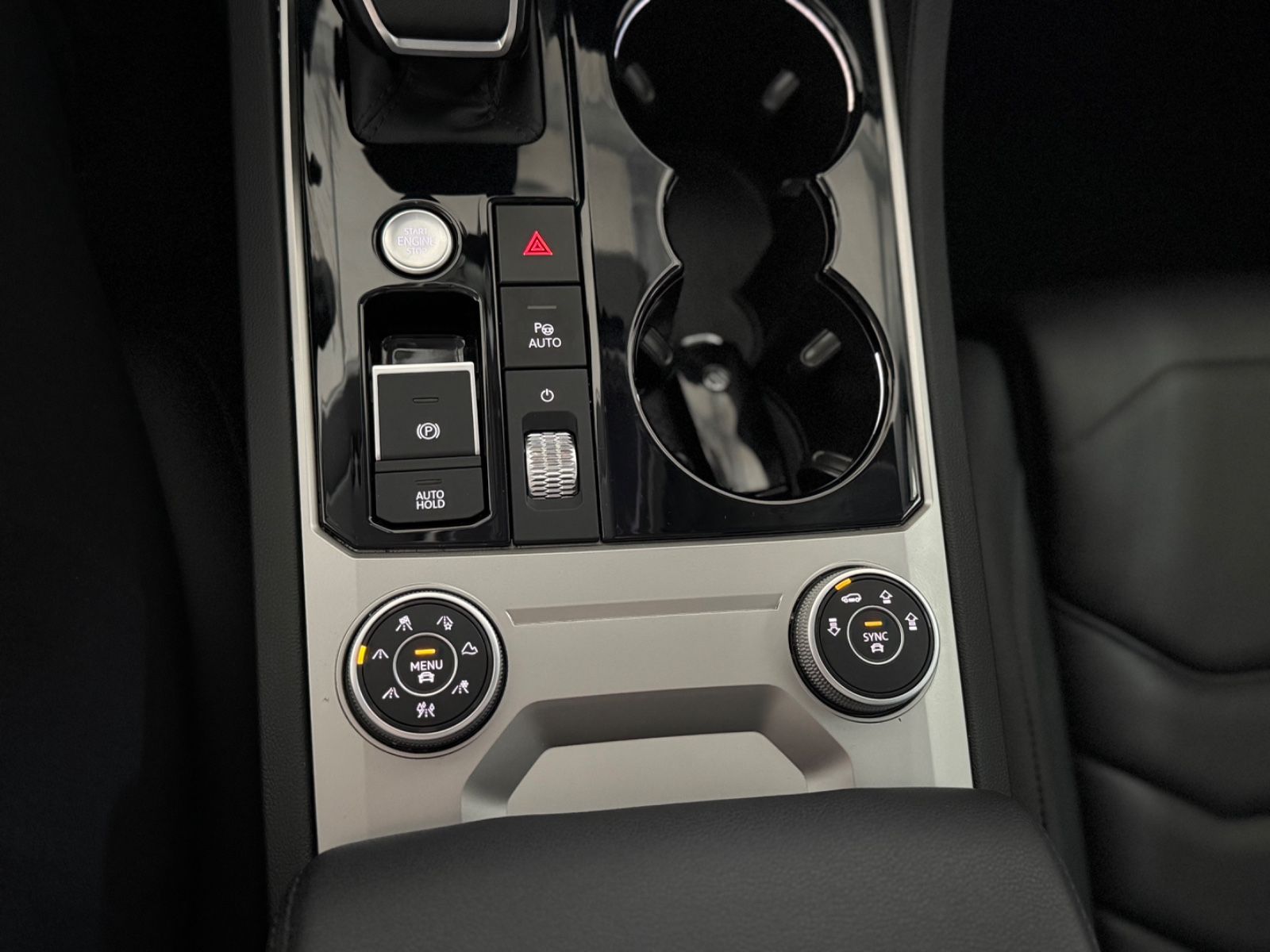 Volkswagen Touareg R-Line 4Motion - Samsaru's Car Outlet