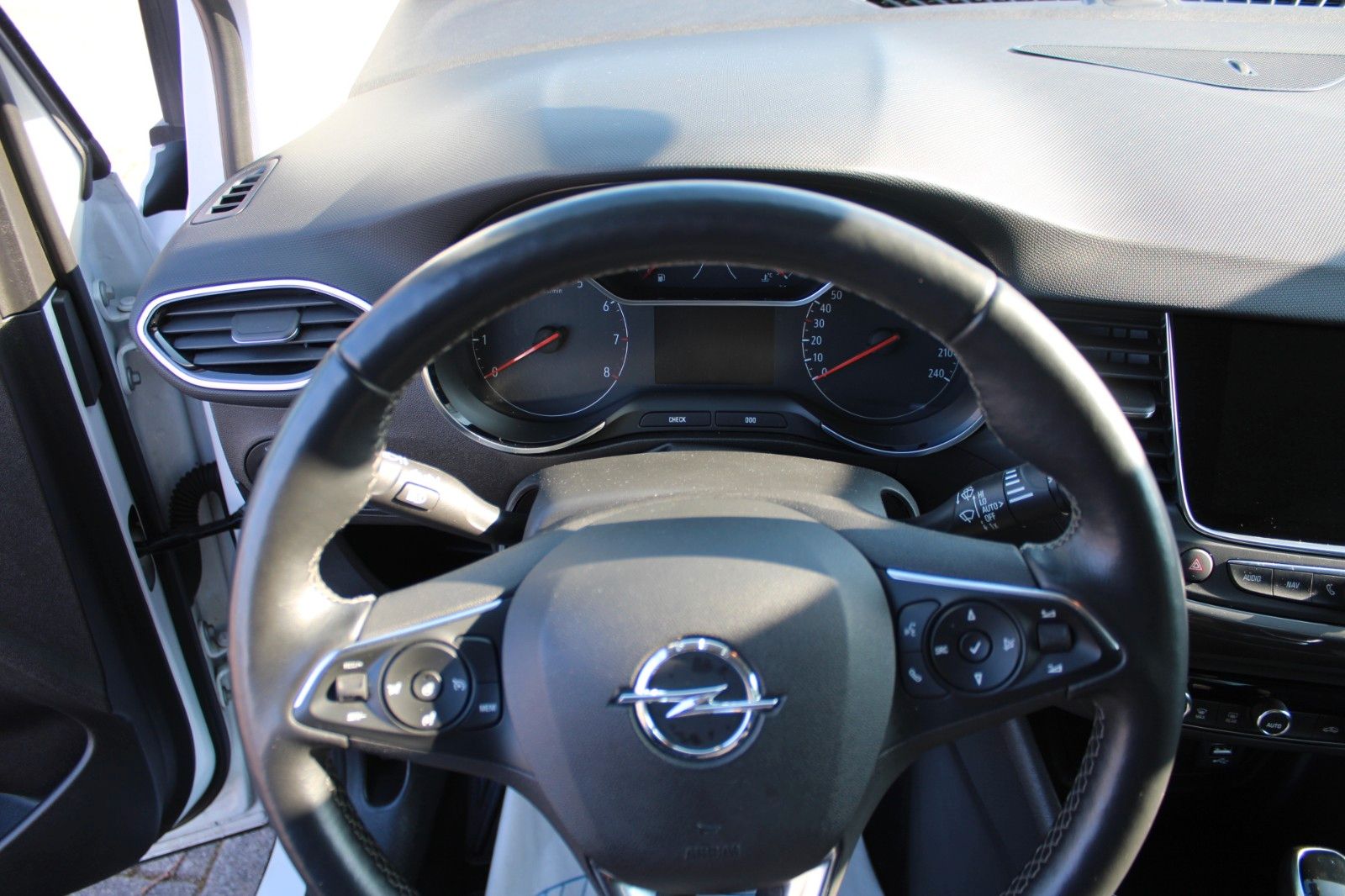 Opel Crossland - Samsaru's Car Outlet