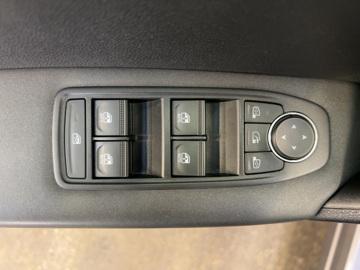 Renault Captur 2 EXPERIENCE TCe 130 EDC - Samsaru's Car Outlet