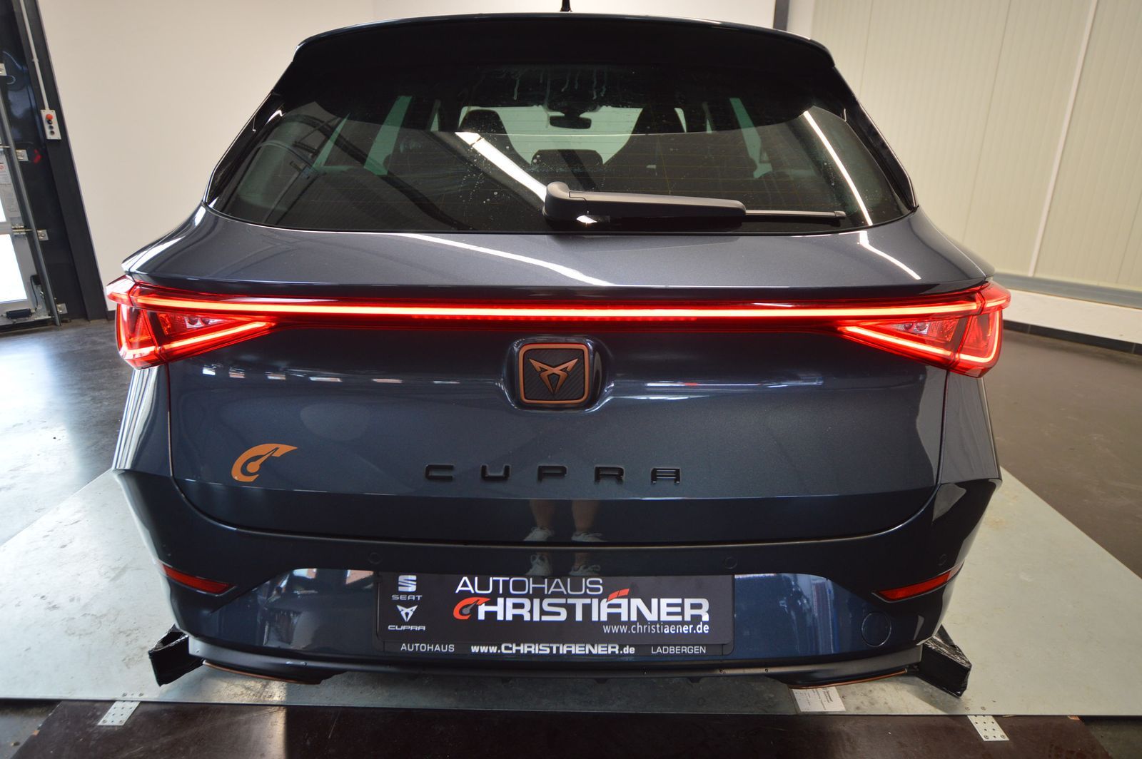 Cupra Leon Sportstourer 1.4 e-HYBRID VZ - Samsaru's Car Outlet