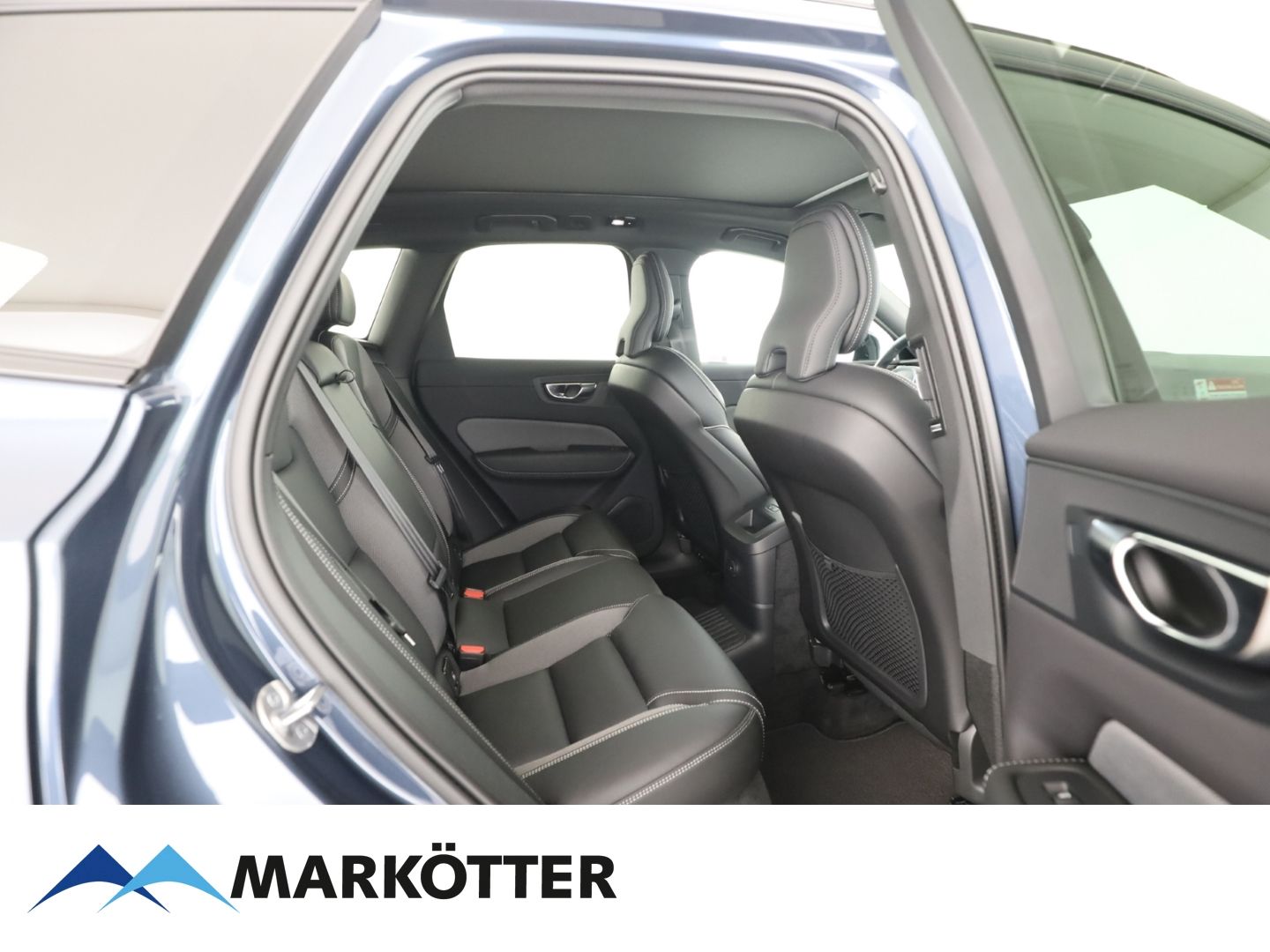 Volvo XC60 T6 Recharge Plug-In Hybrid AWD Plus Dark - Samsaru's Car Outlet