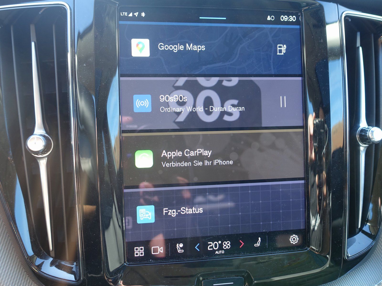 Volvo XC60 T6 AWD Plug-in Hybrid - Samsaru's Car Outlet