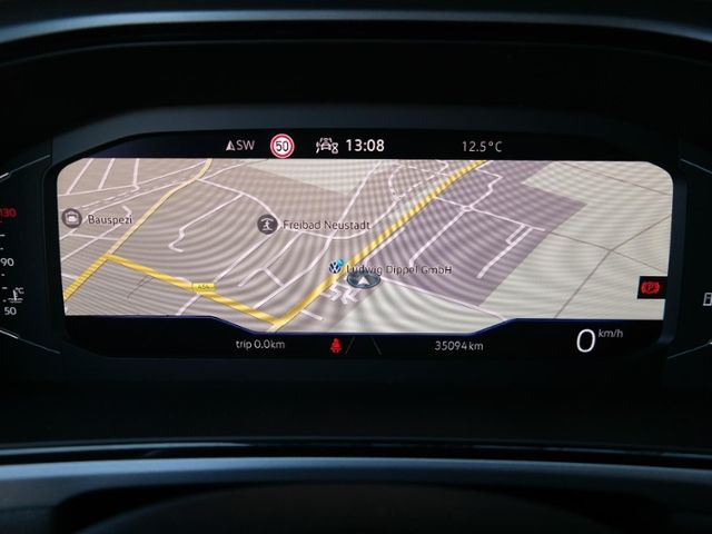 Volkswagen T-Roc 1.0 TSI Life - Samsaru's Car Outlet
