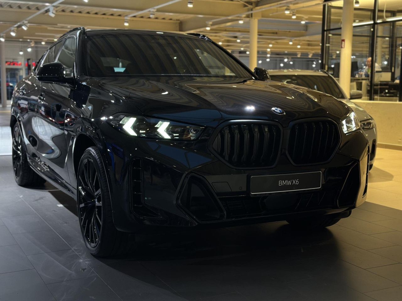 BMW X6 xDrive40d M Sport Pro Bowers Massage AHK 22"