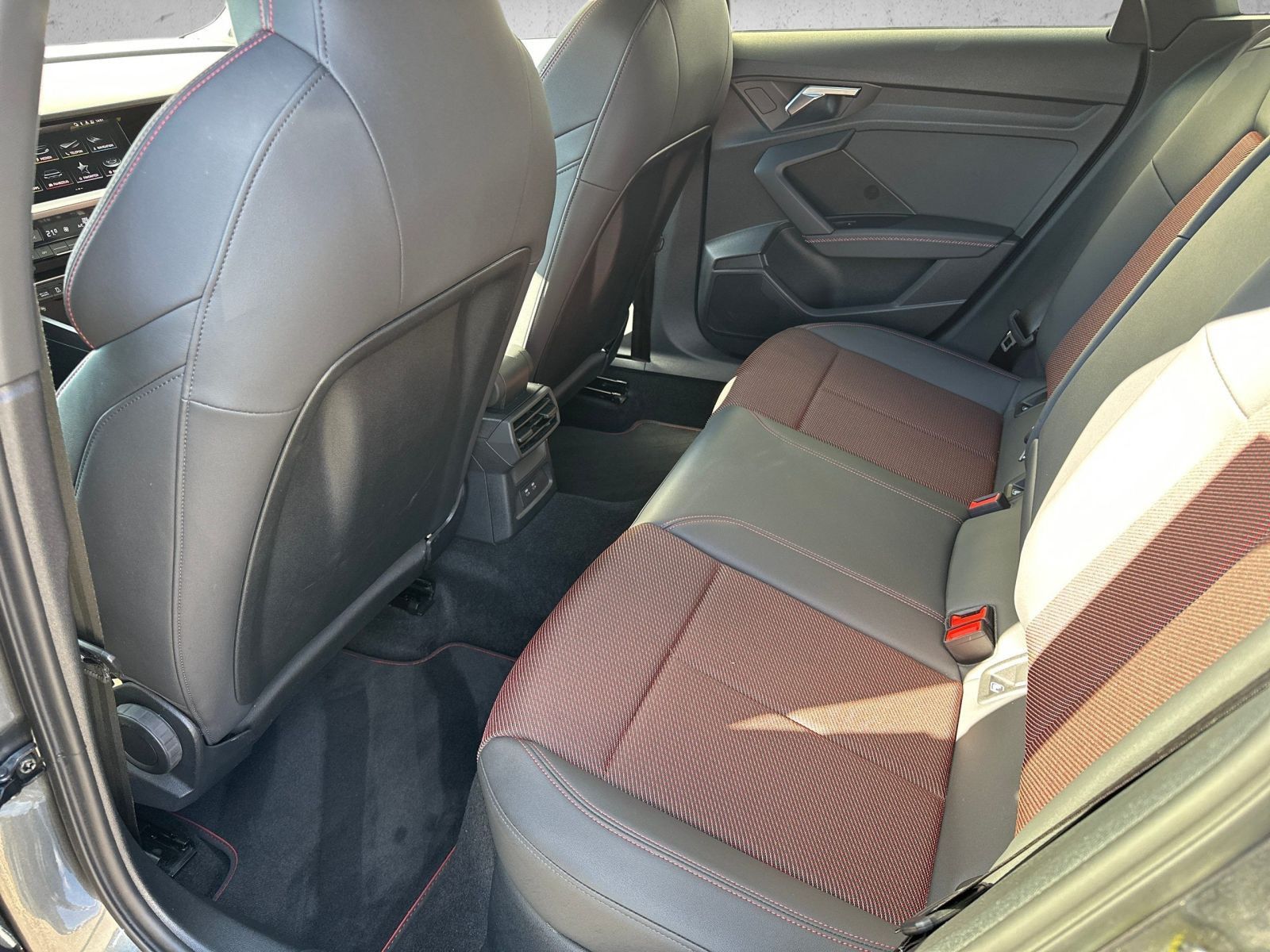 Audi A3 Sportback 45 TFSIe S line *Matrix*Navi*RFK*