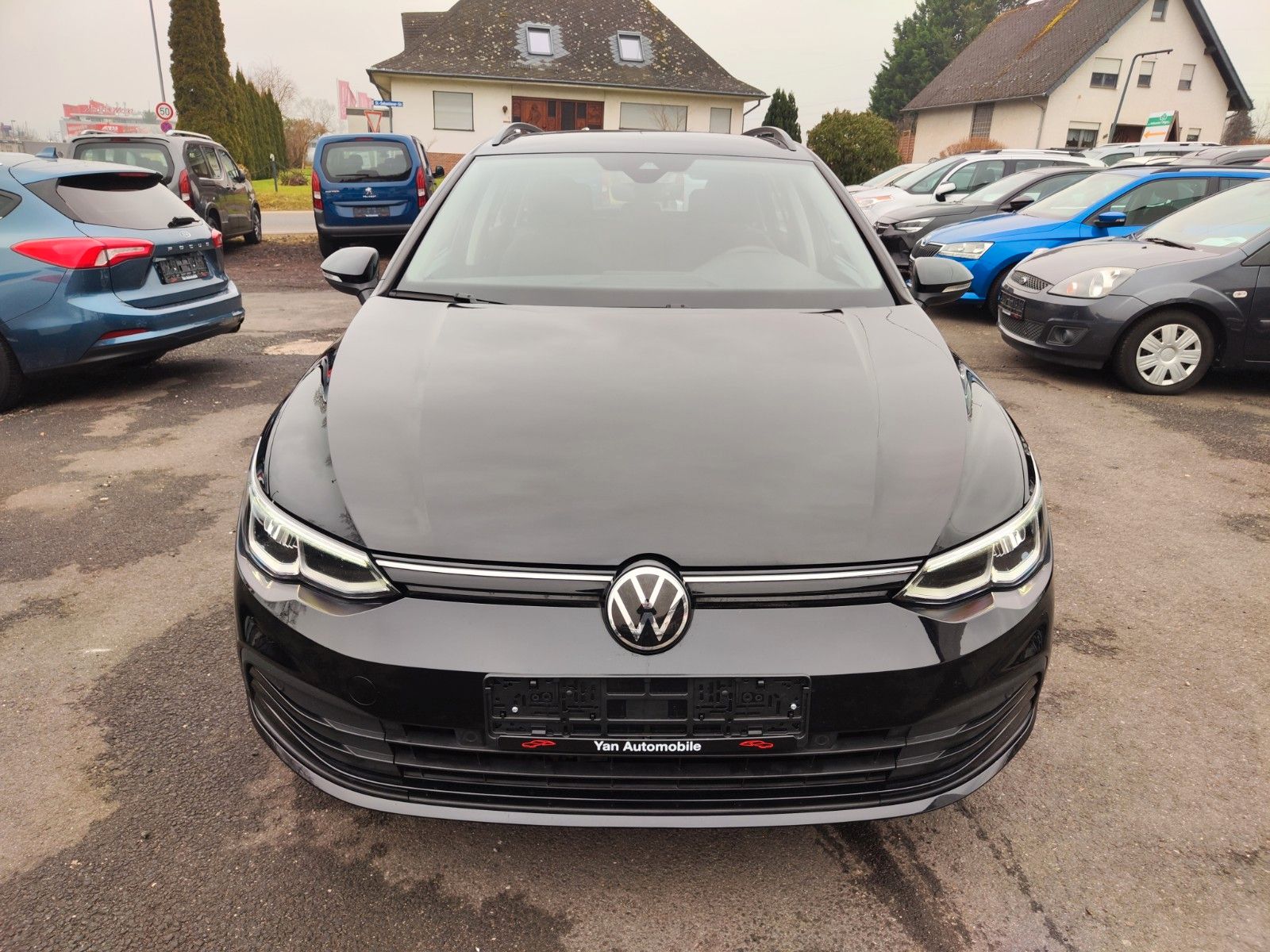 Volkswagen Golf VIII Variant Life eTSI DSG - Samsaru's Car Outlet