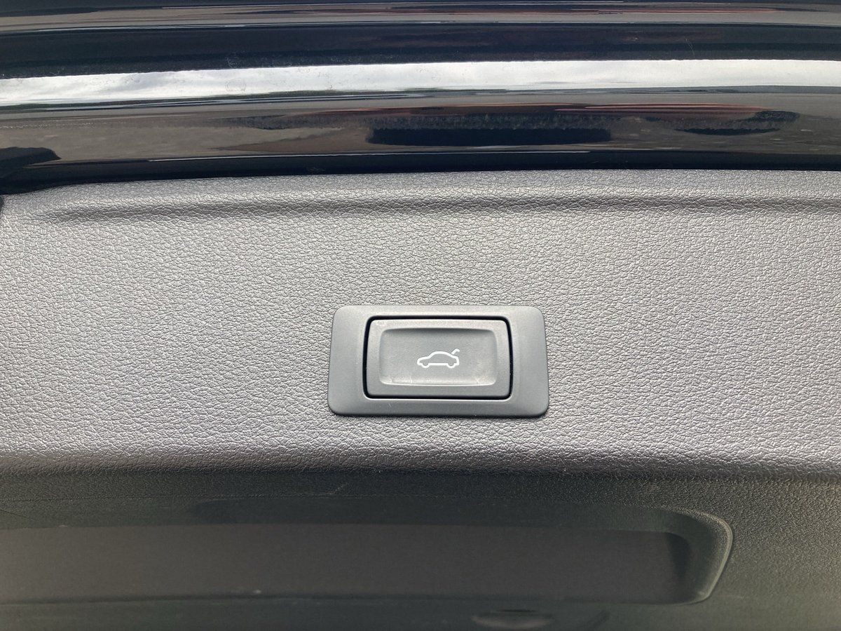Audi A4 Avant 35 TFSI S line - Samsaru's Car Outlet