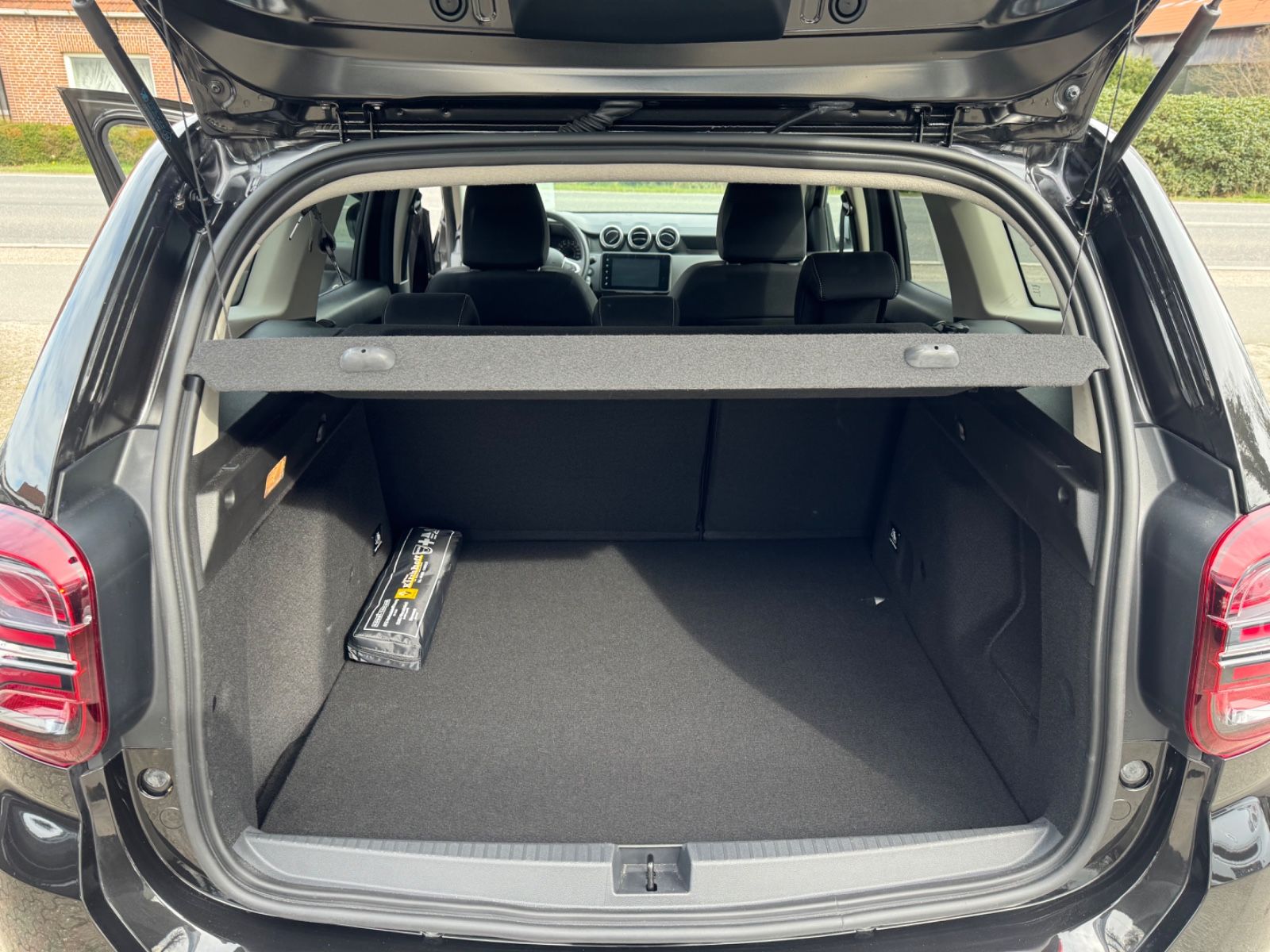 Dacia DUSTER TCe100 ECO-G 2WD PRESTIGE+*BIVALENT*LPG*" → "Dacia DUSTER TCe100 ECO-G 2WD PRESTIGE+*BIVALENT*LPG* - Samsaru's Car Outlet